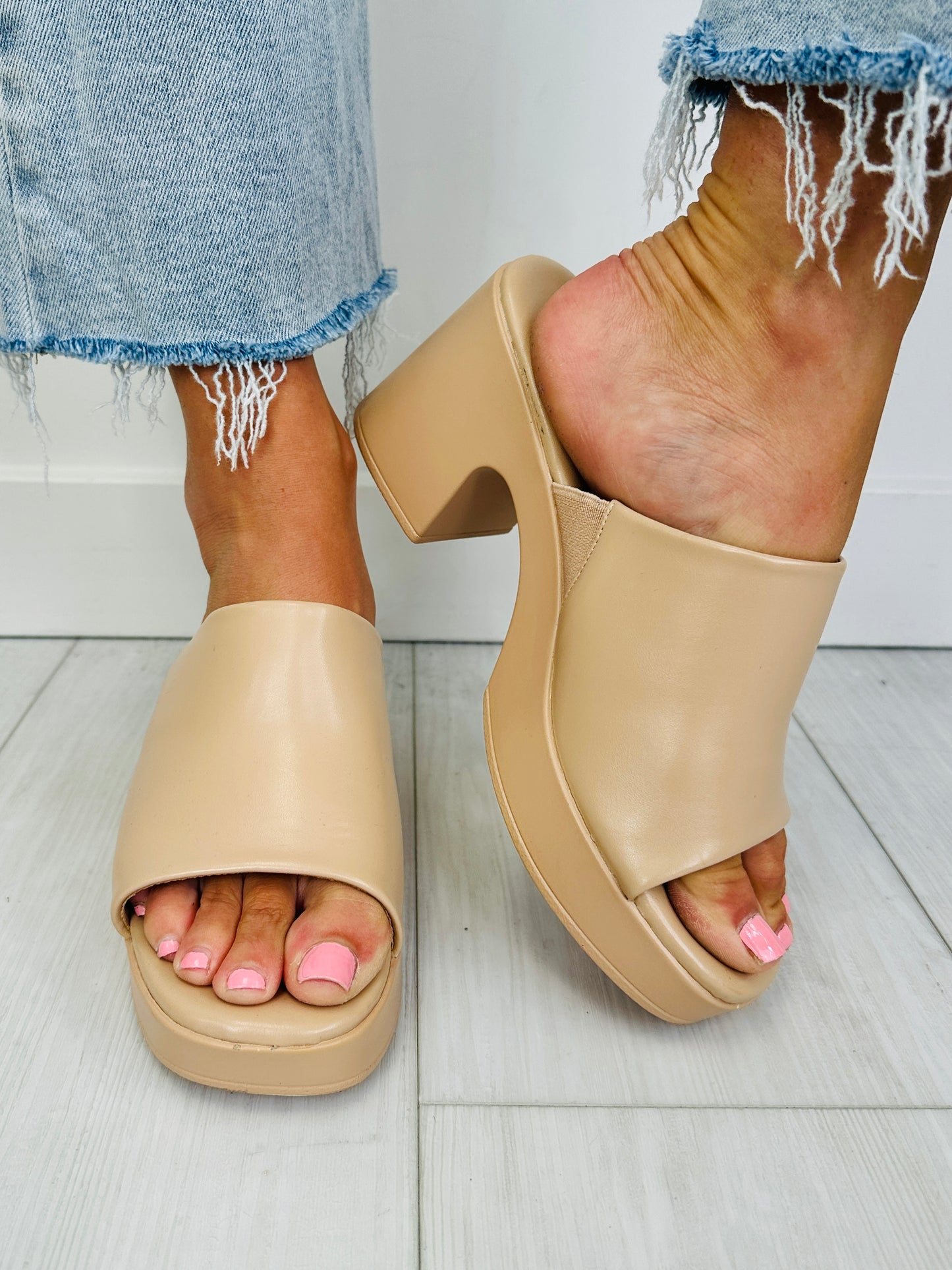Quiet Luxury Wedge In Nude