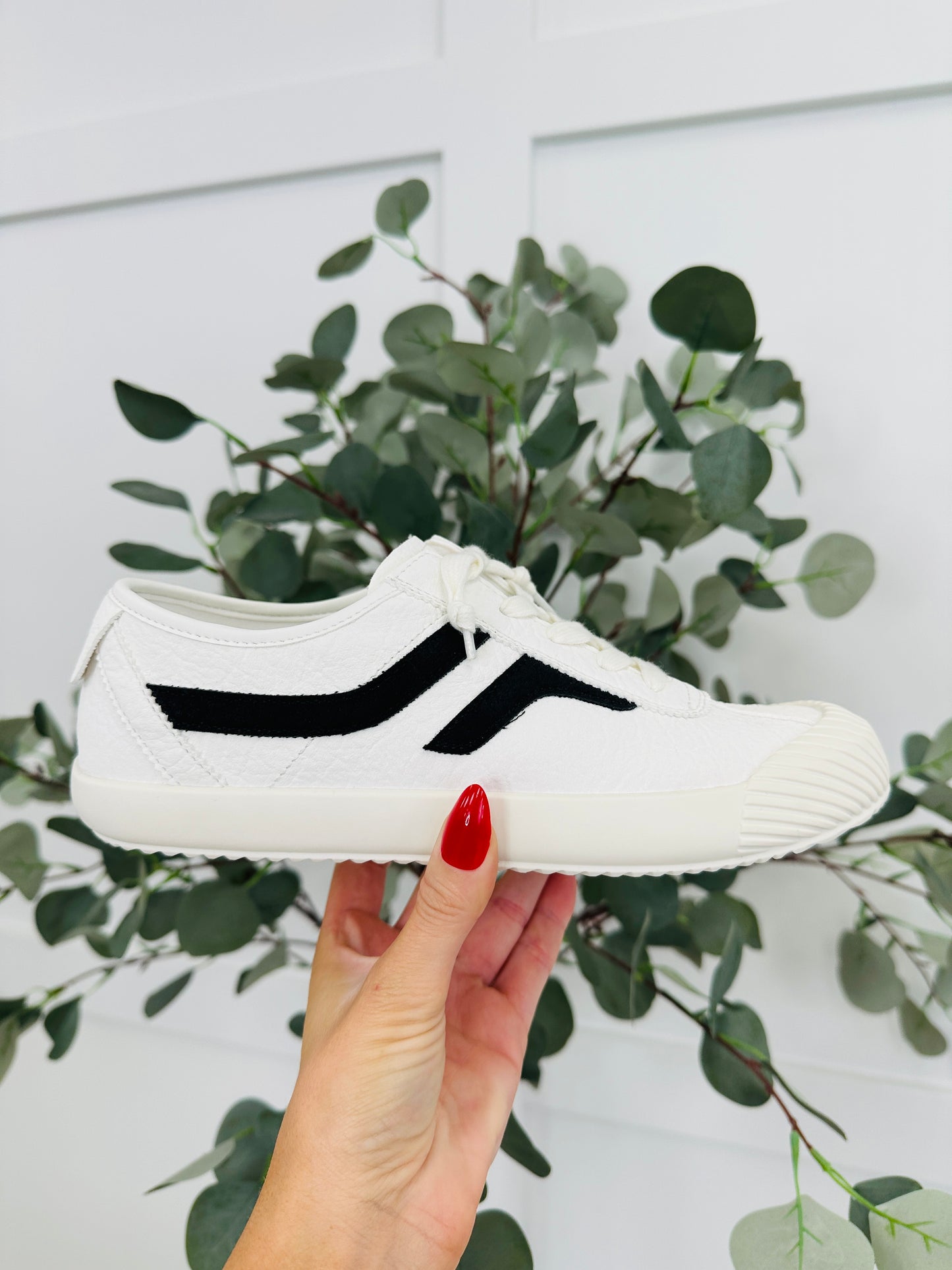 Metro Move Sneakers In Off White/Black