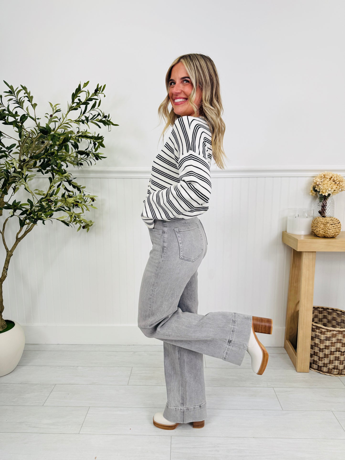 Grey Goals Tummy Control Wide Leg Jeans In Multiple Inseams