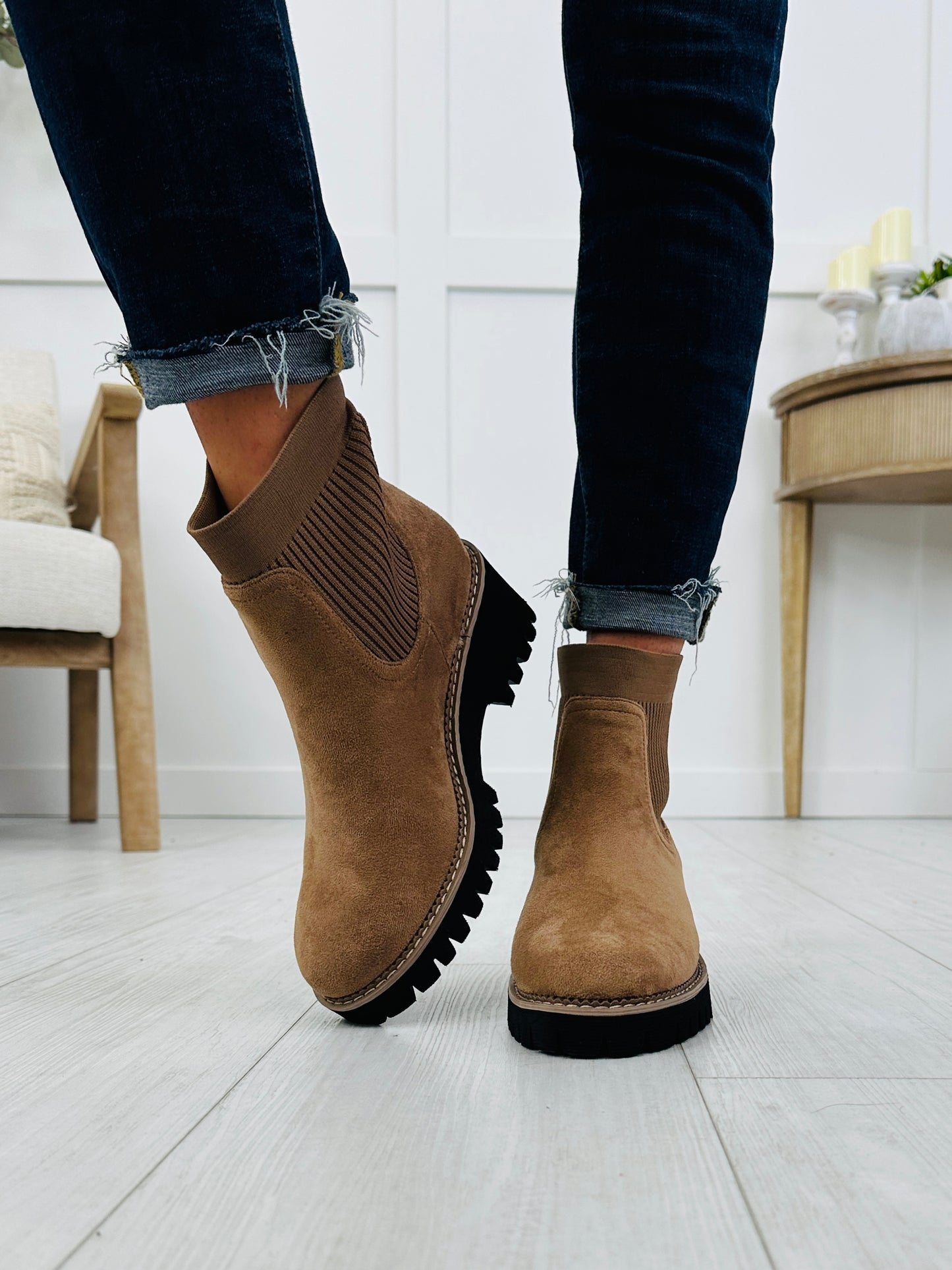 The Everywhere Boot In Walnut Suede