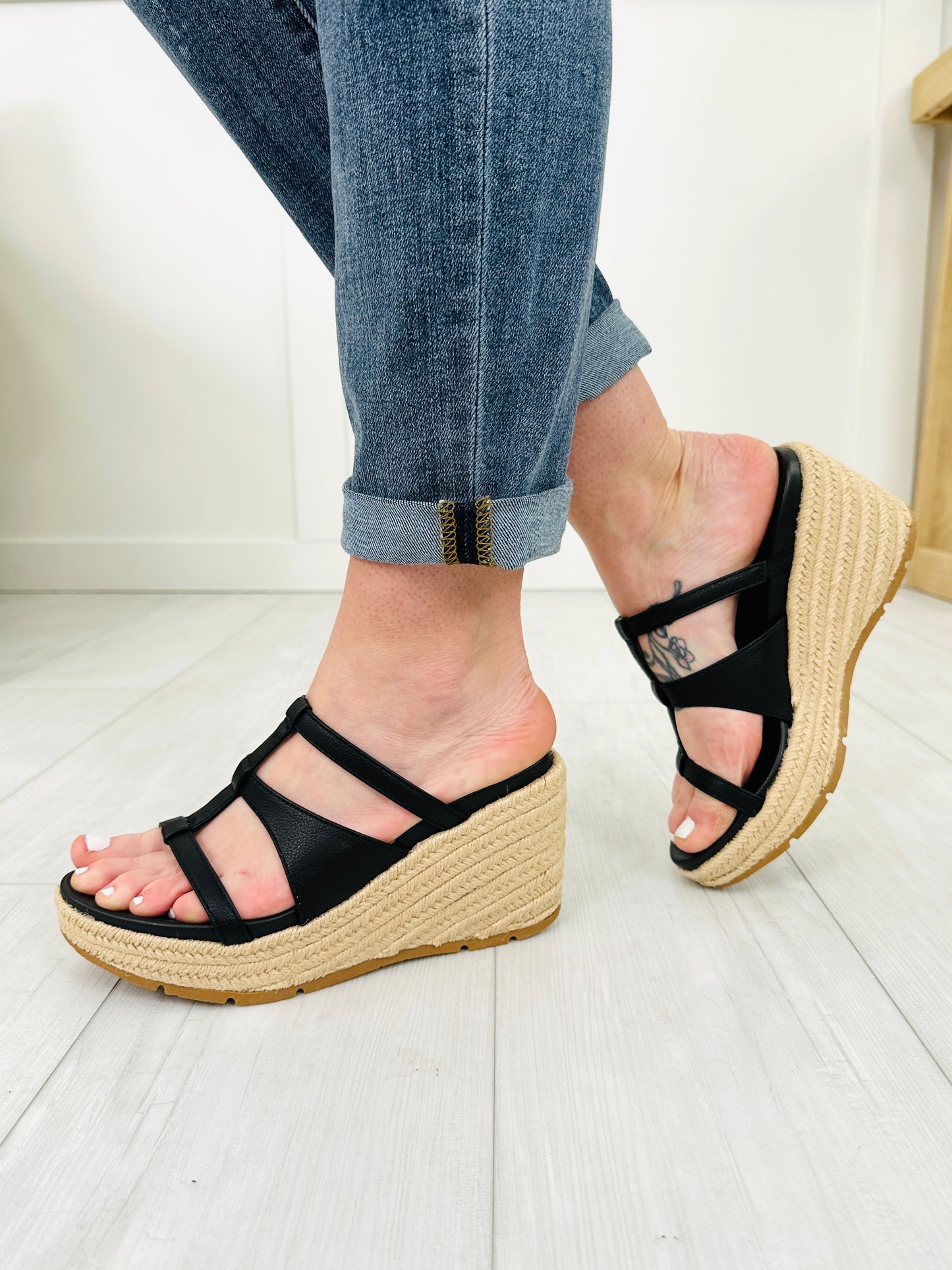 Rope Me In Wedges In Black