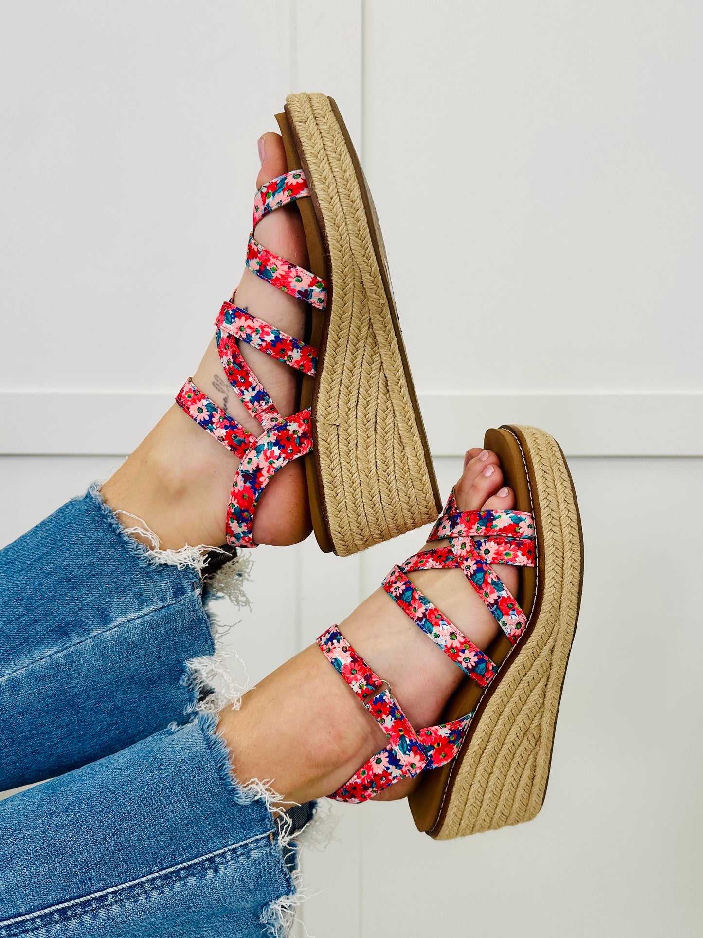 Bloom and Go Wedges In Red Mini Floral