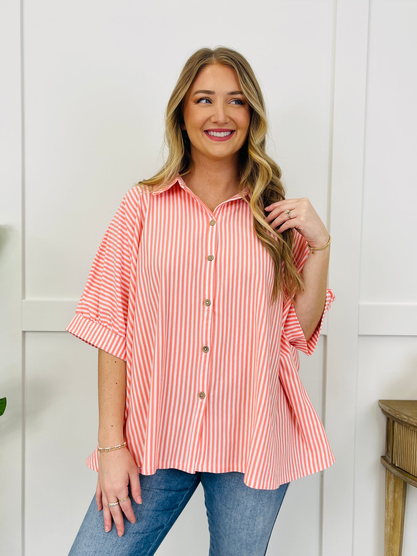 Linear Lounge Top In Coral