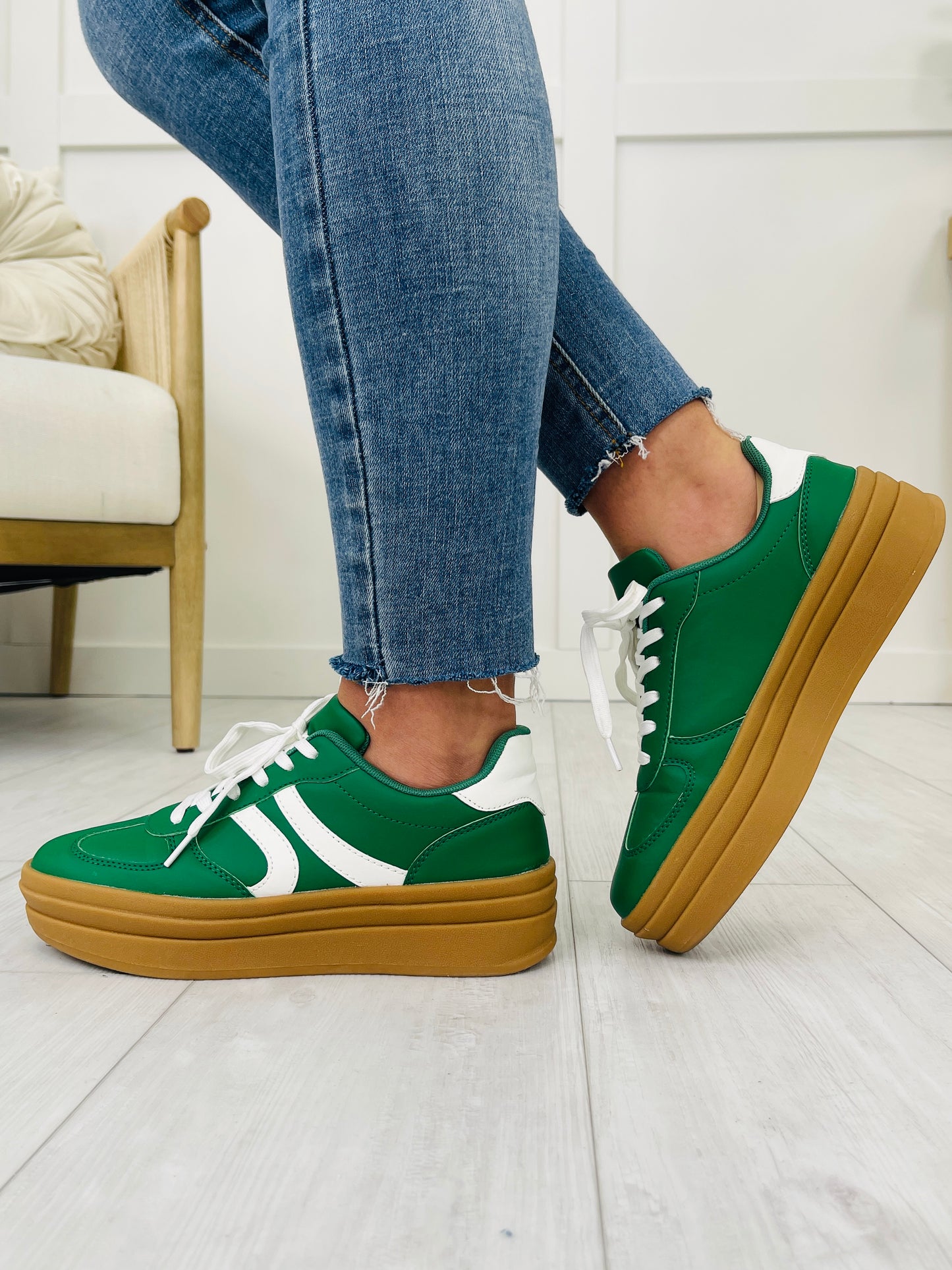 Run The World Sneakers In Green