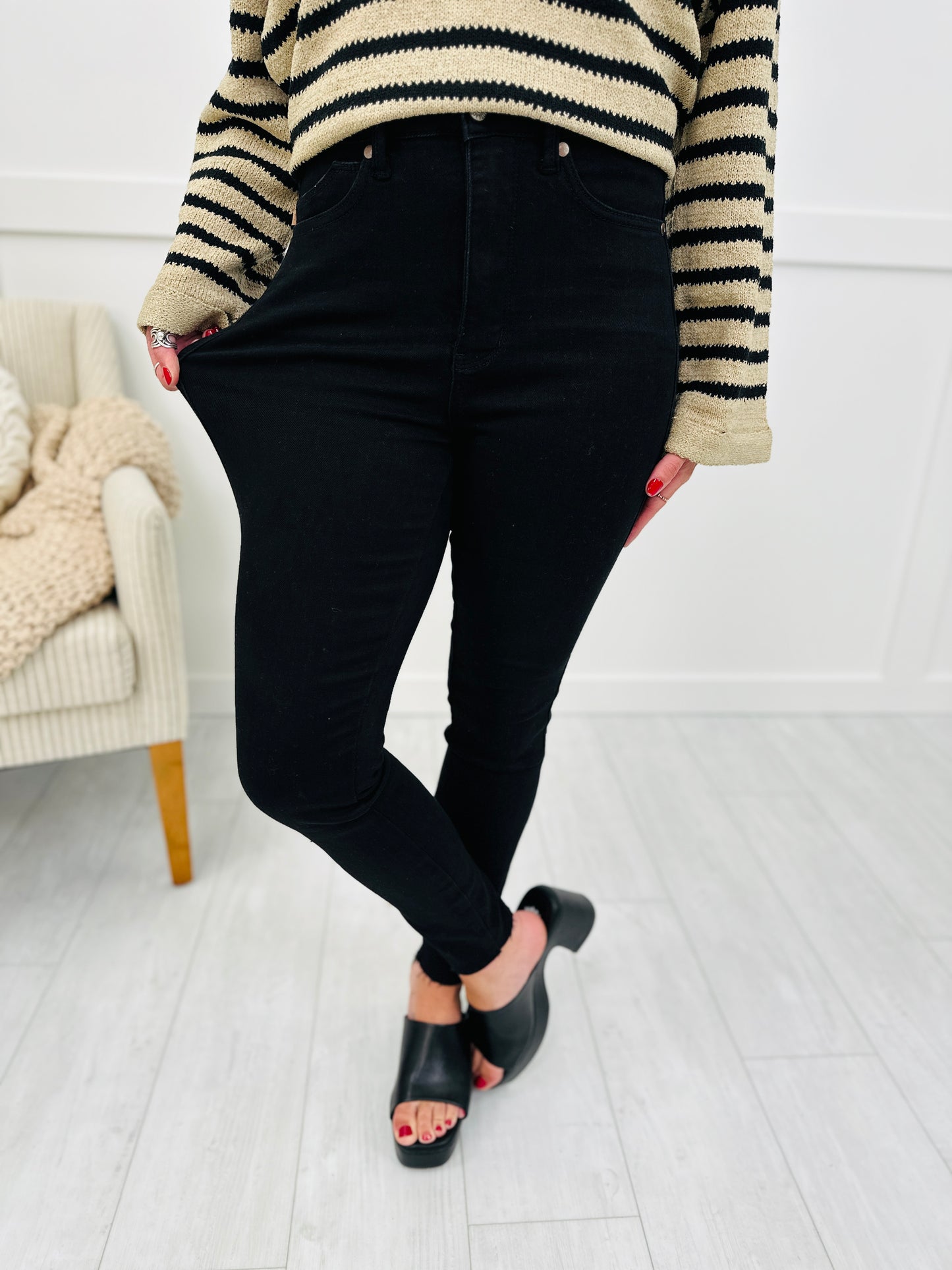 Judy Blue The Trifecta 3.0 Tummy Control And Butt Lifting Skinny Jeans in Black in REG/CURVY