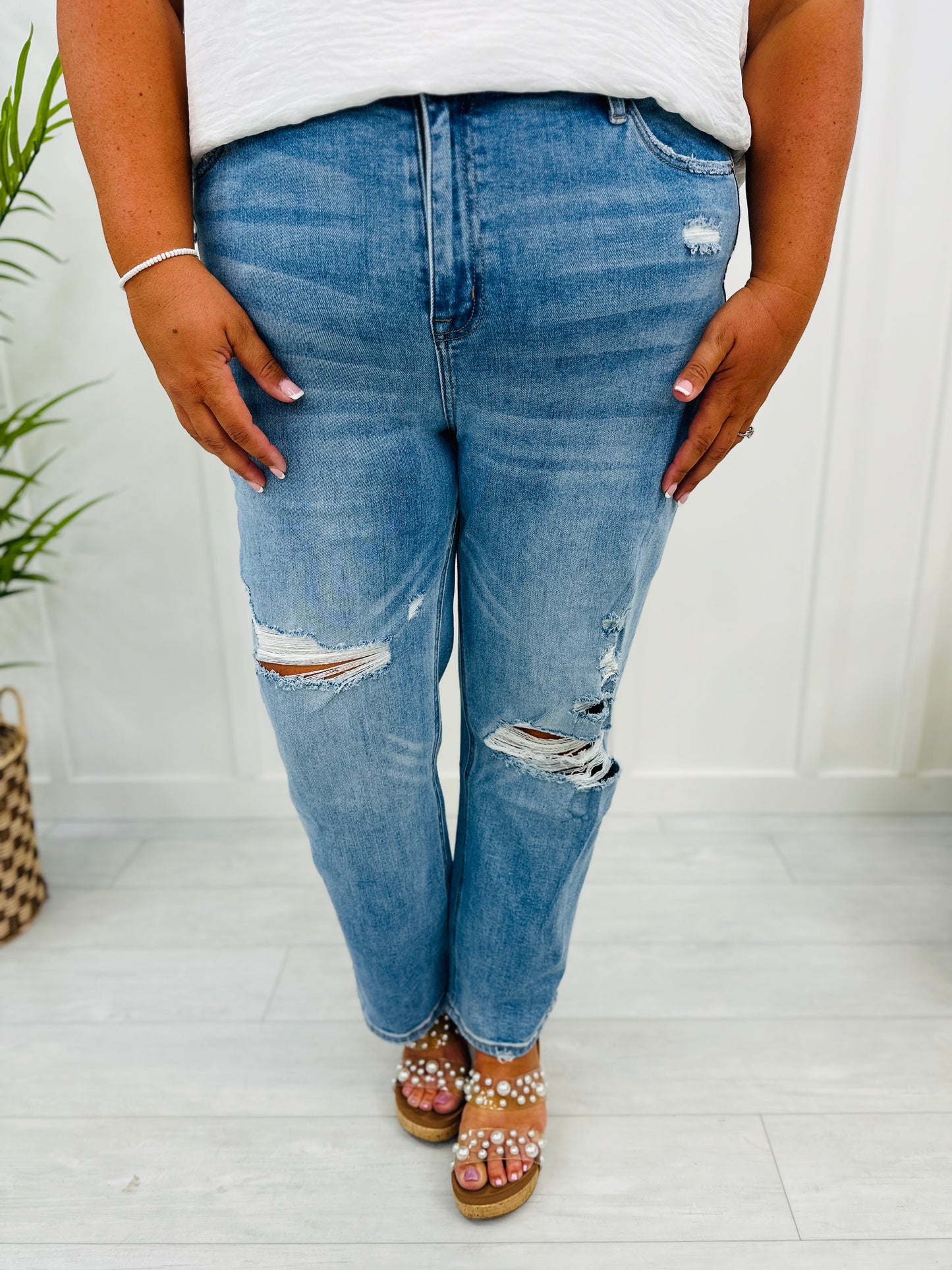 Mica REG/CURVY Good Luck Straight Leg Jeans