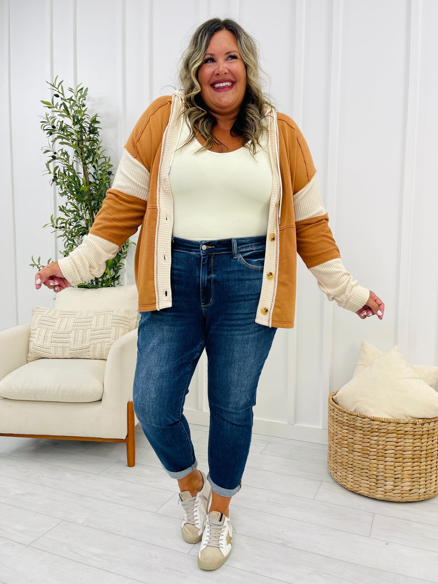 Judy Blue Convince Your Boyfriend Jeans in Reg/Curvy