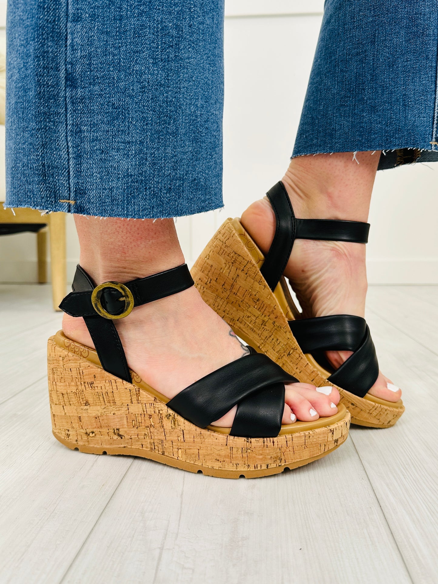 Seaside Stunner Wedges In Black