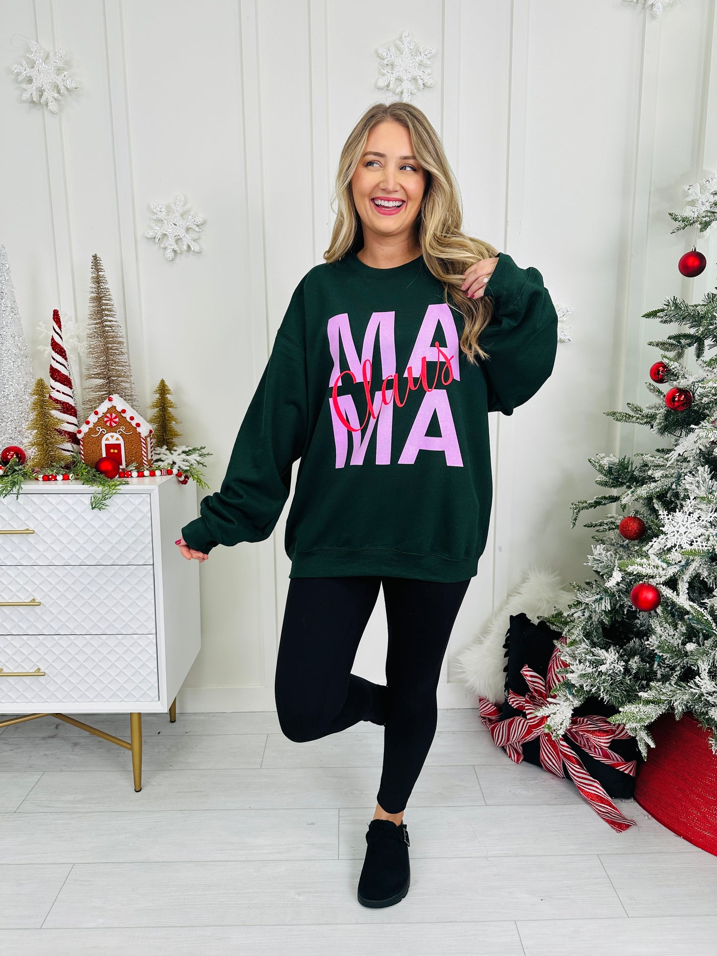 Mama Claus Graphic Crewneck Sweatshirt