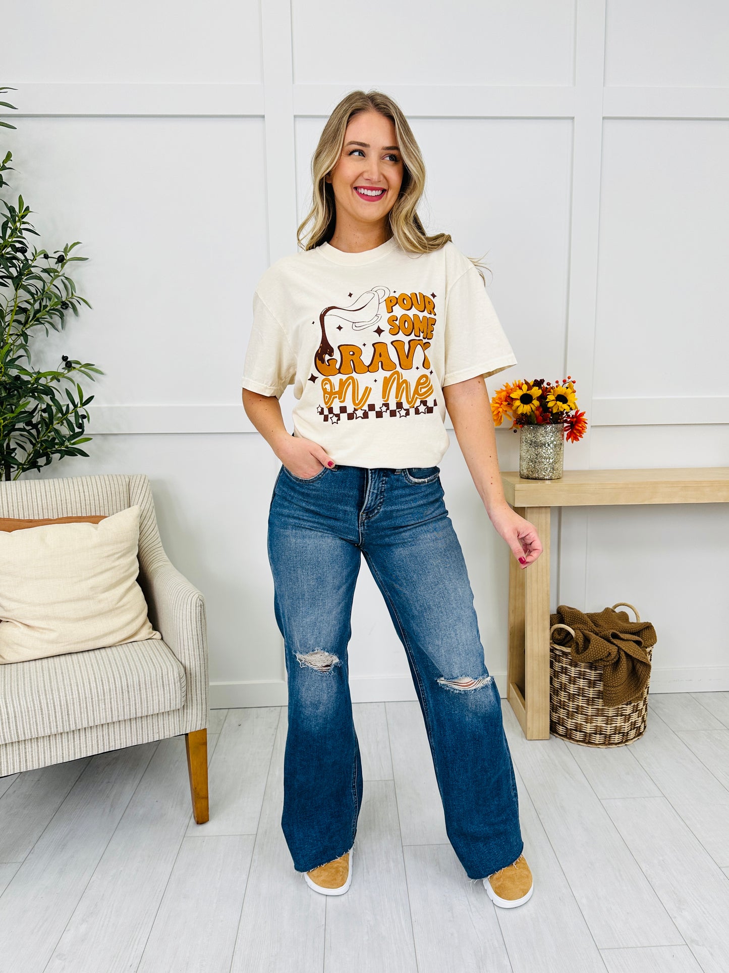 Pour Some Gravy On Me Graphic Tee - Multiple Colors!