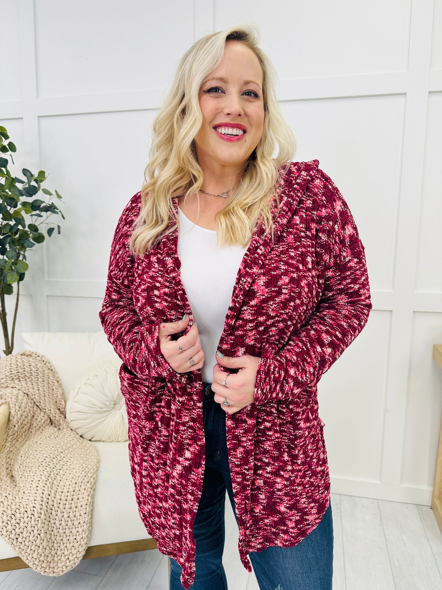 REG/CURVY Cherry Bliss Cardigan