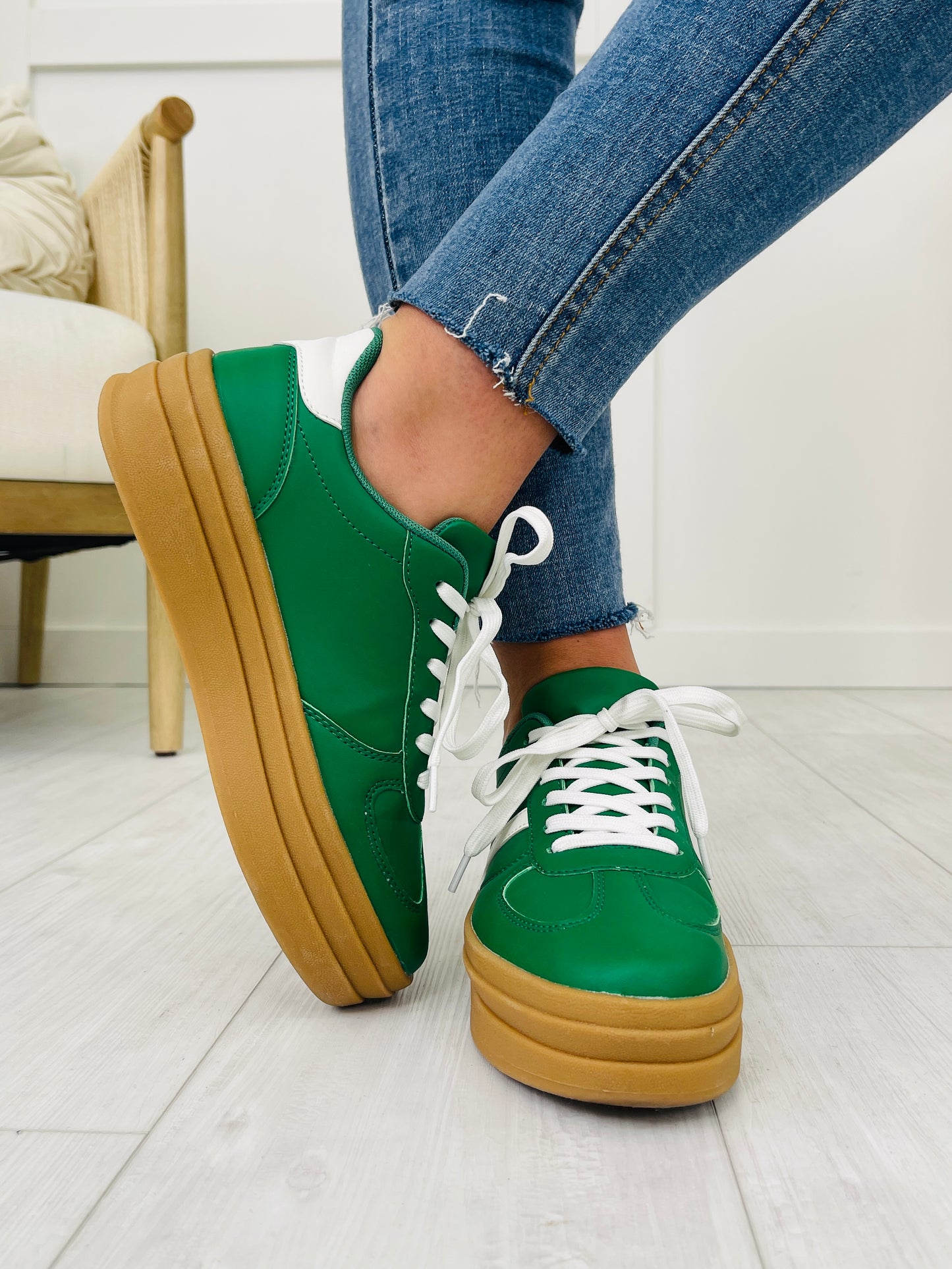 Run The World Sneakers In Green