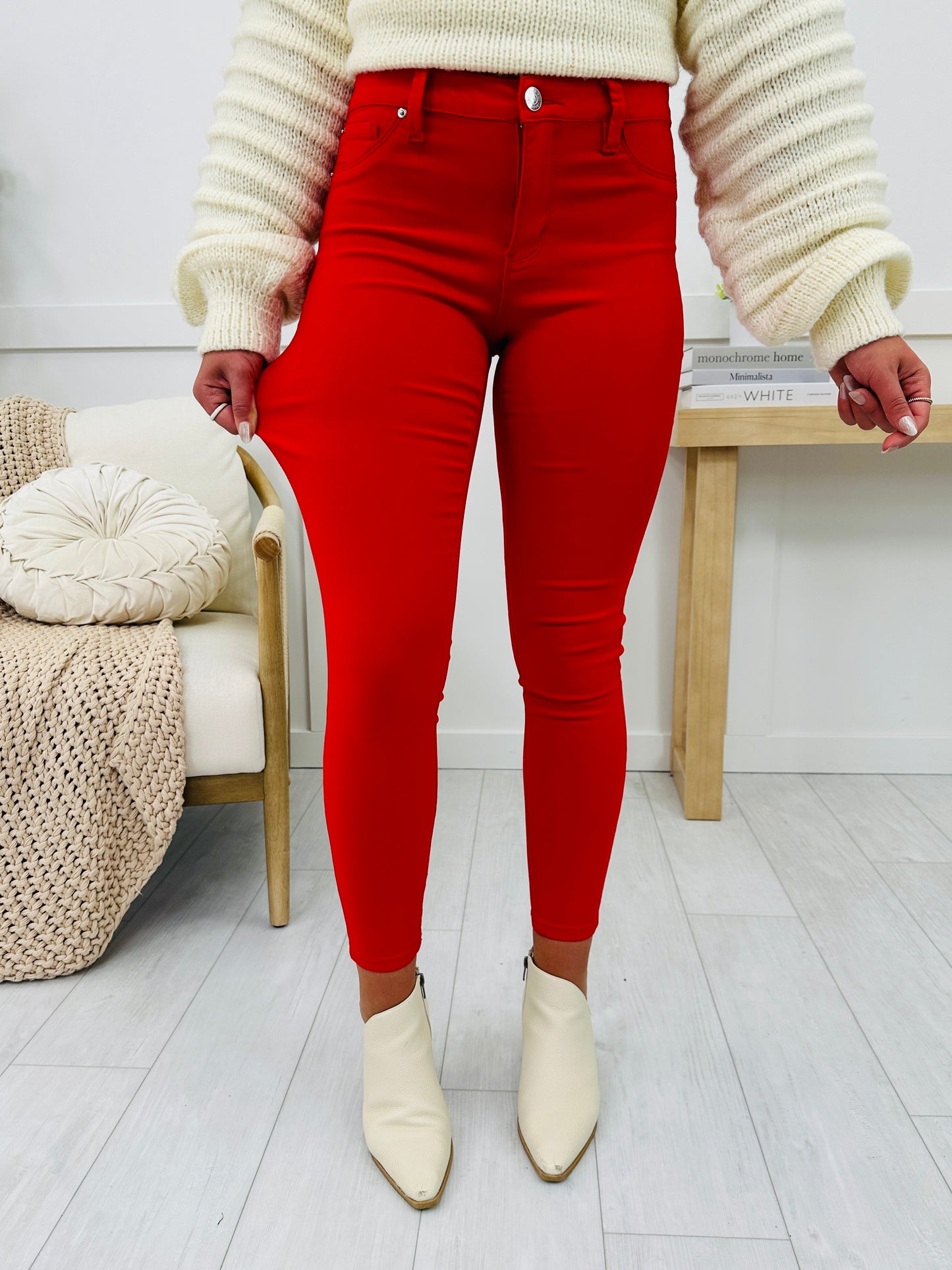 YMI Candy Cane Crush Super Stretch Skinny Pants in Reg/Curvy