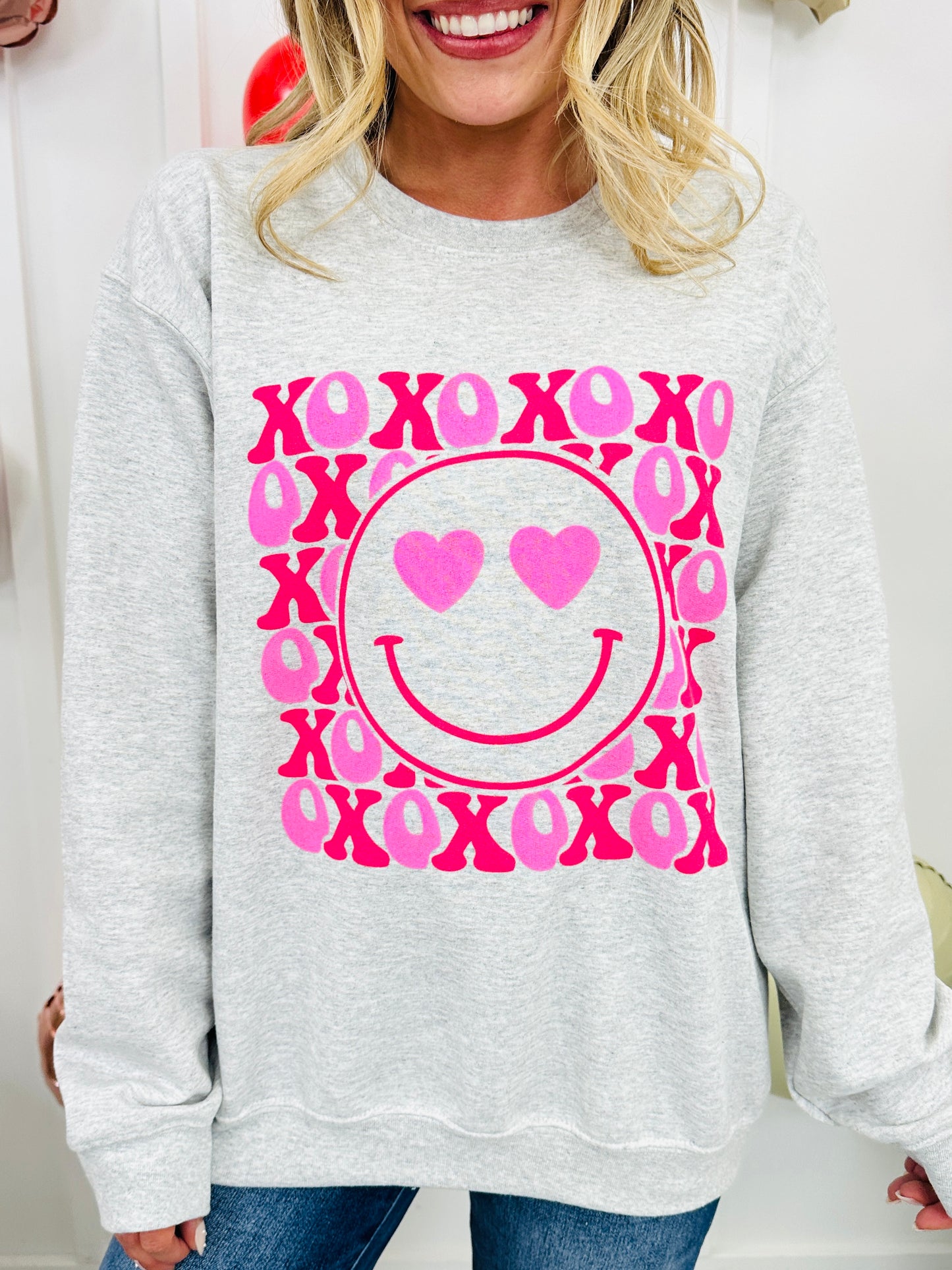 XOXO Smile Graphic Crewneck Sweatshirt