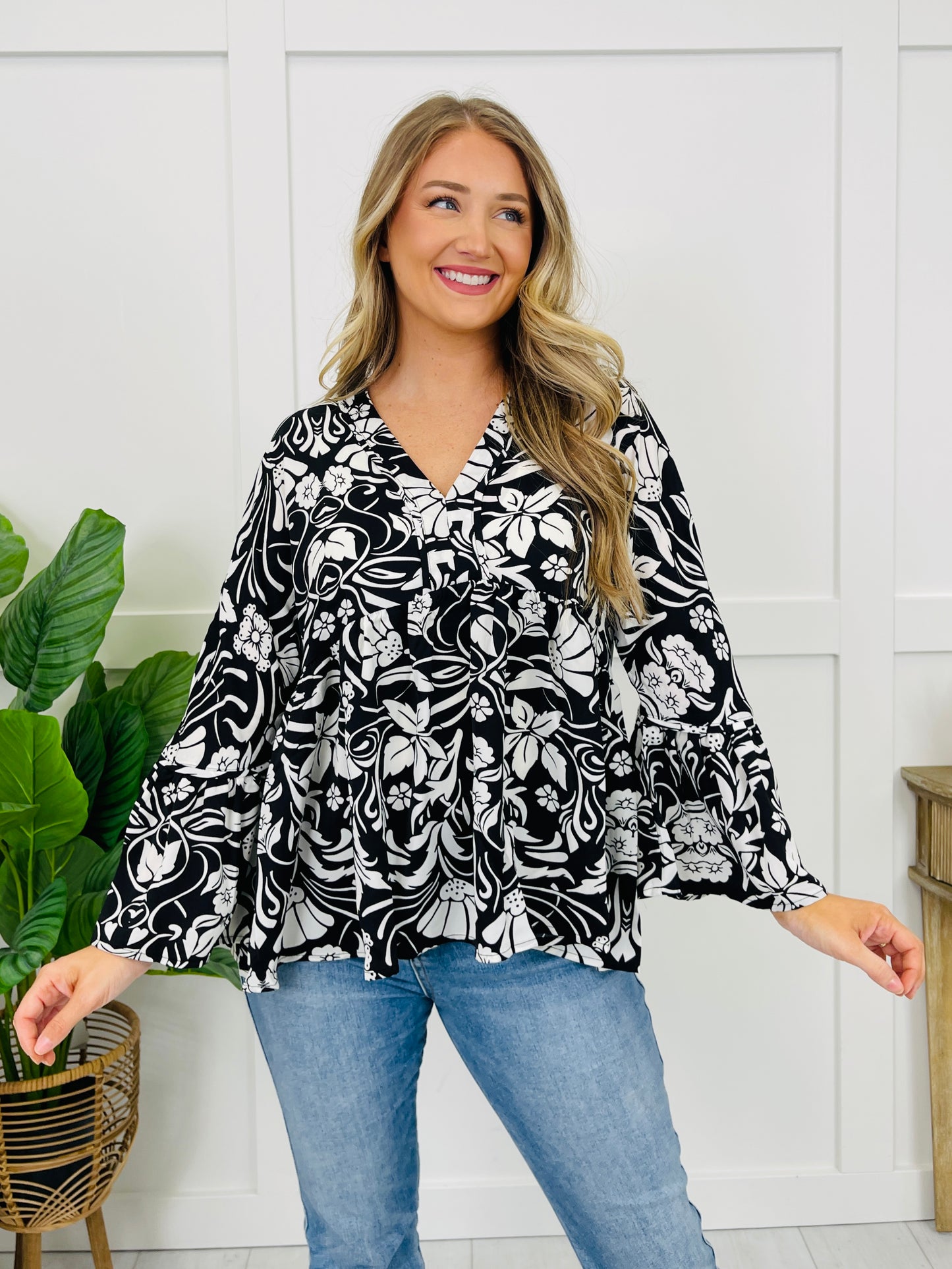 Darling Details Top in Black