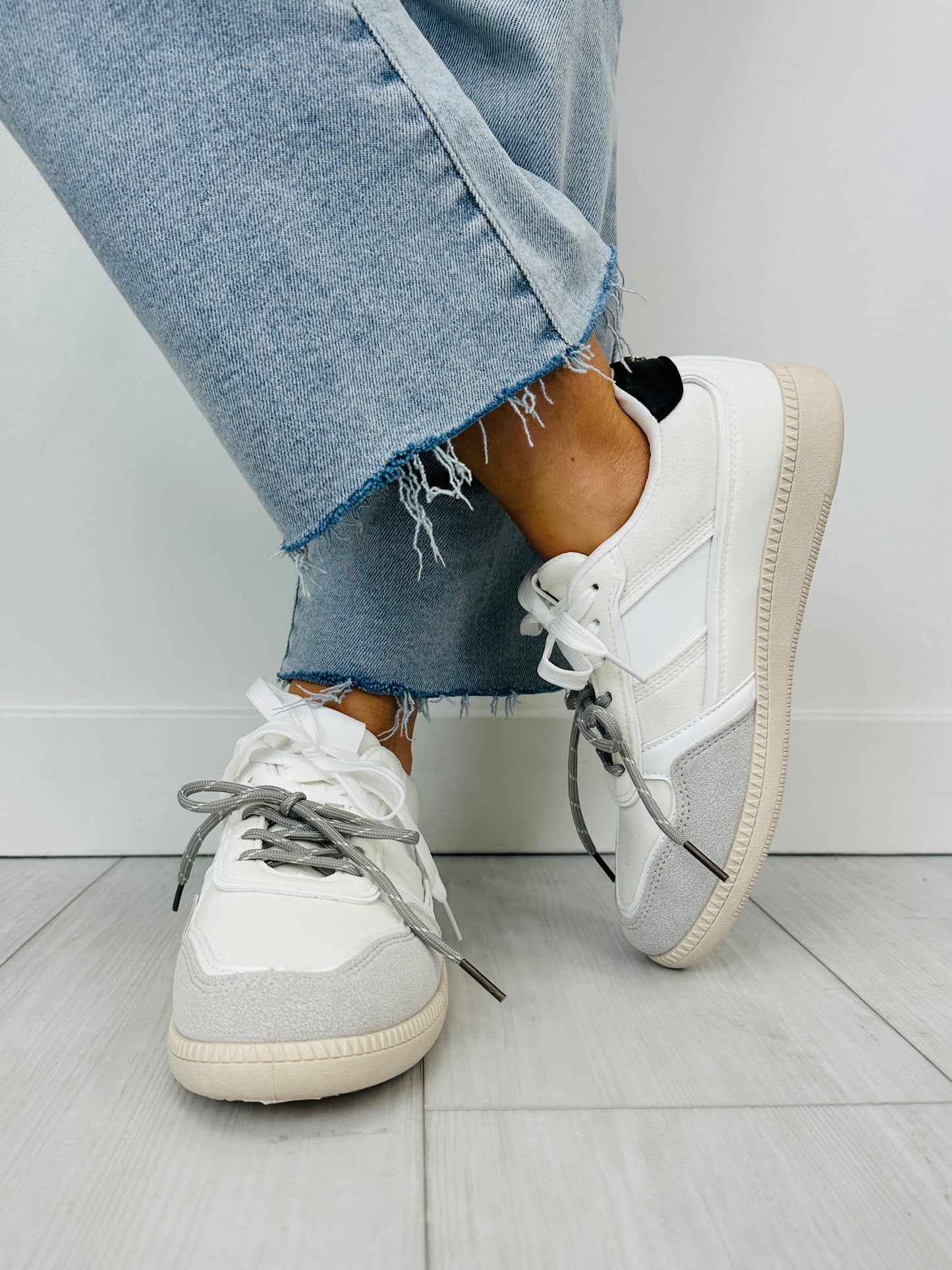 City Stride Sneakers In White