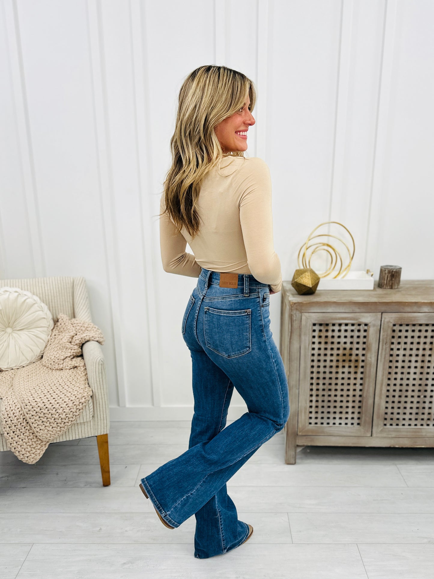 Judy Blue Twist and Shout Classic Flare Jeans in Reg/Curvy