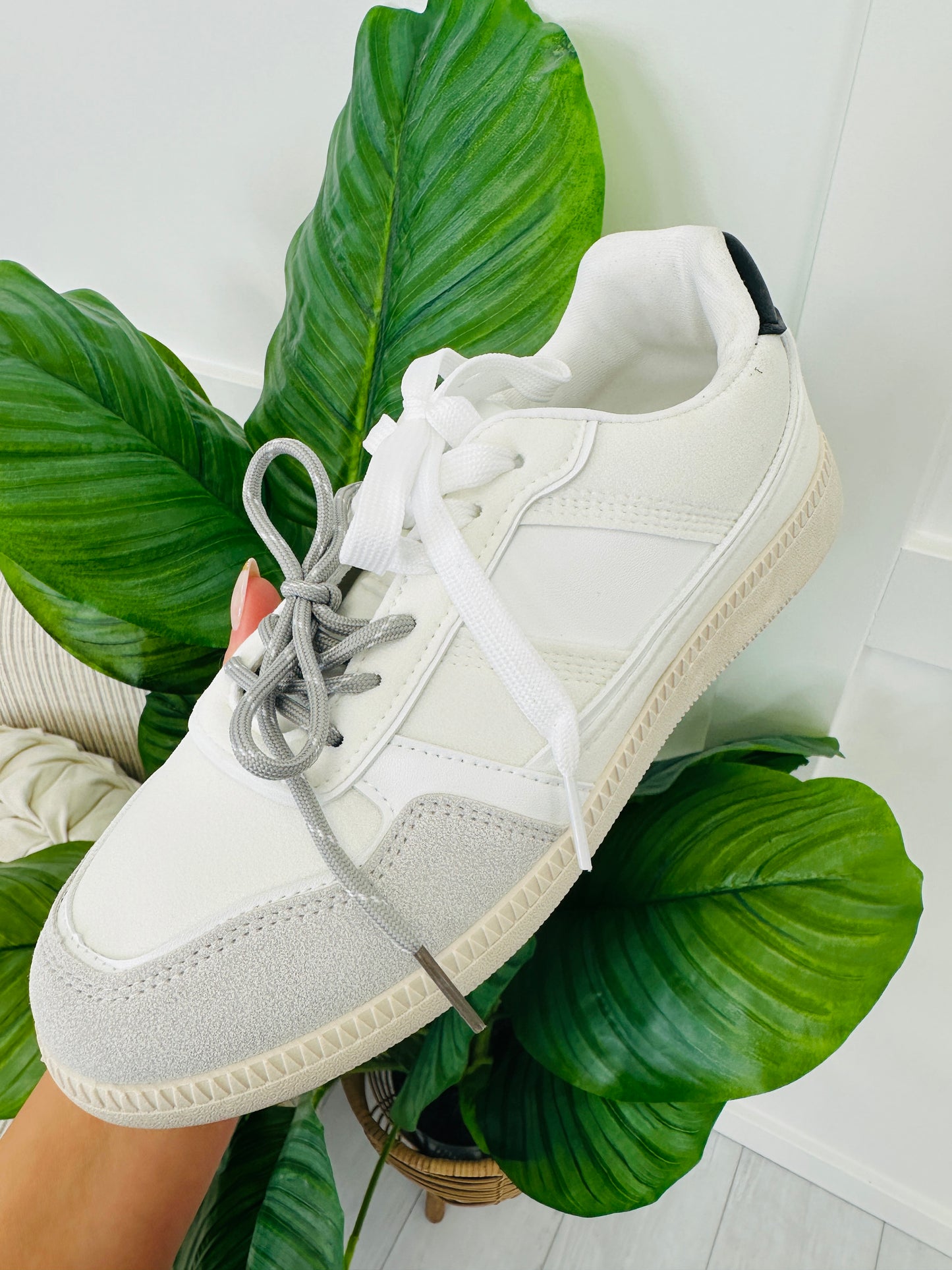 City Stride Sneakers In White