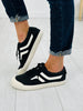 Metro Move Sneakers In Black/Off White