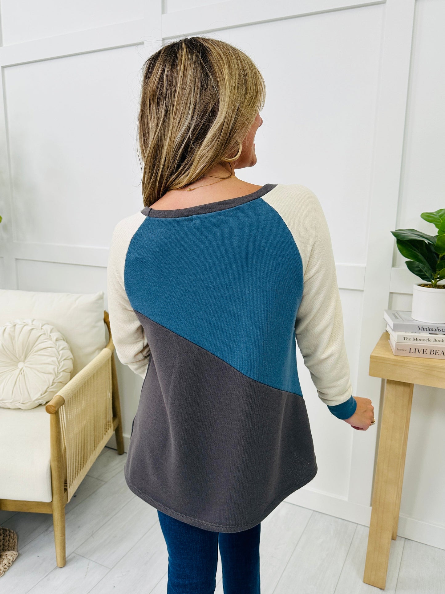 REG/CURVY Multicolor Magic Long Sleeve Top In Charcoal