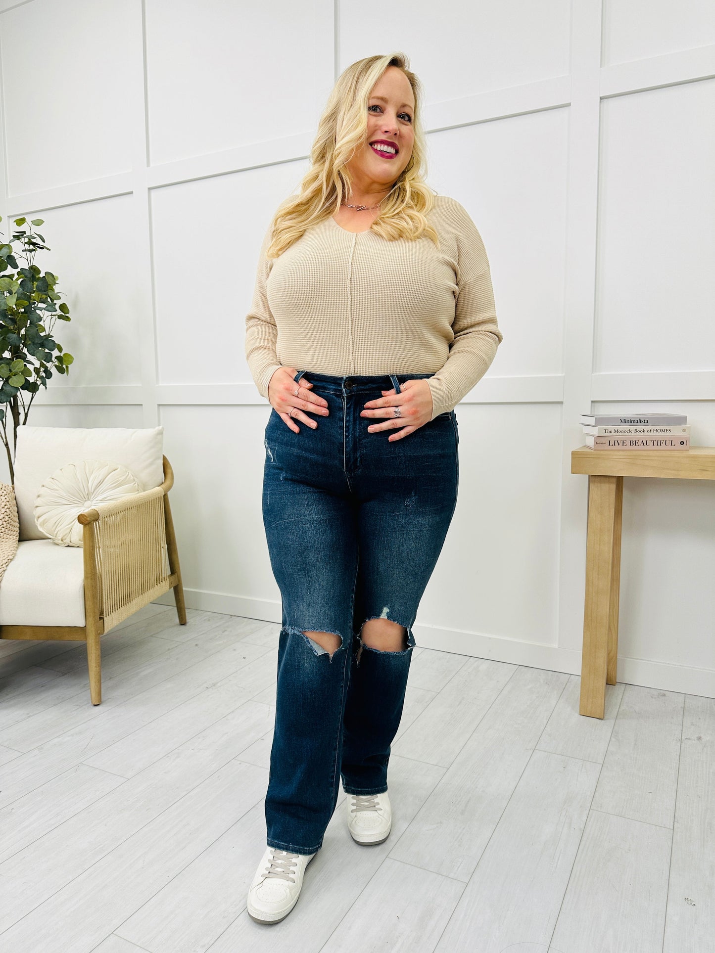 Judy Blue Tearin' Up My Heart Ripped Knee Dad Jeans in Reg/Curvy