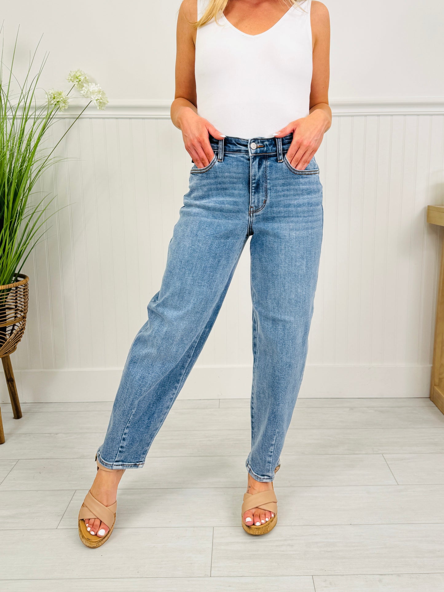 Judy Blue Breezy Barrel Jeans