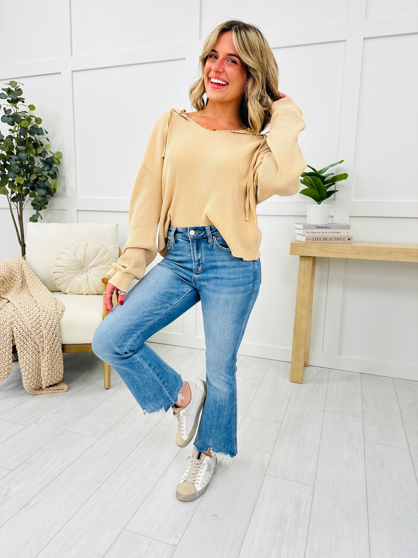 Mica Kick Back And Relax Kick Flare Cropped Jeans in Reg/Curvy