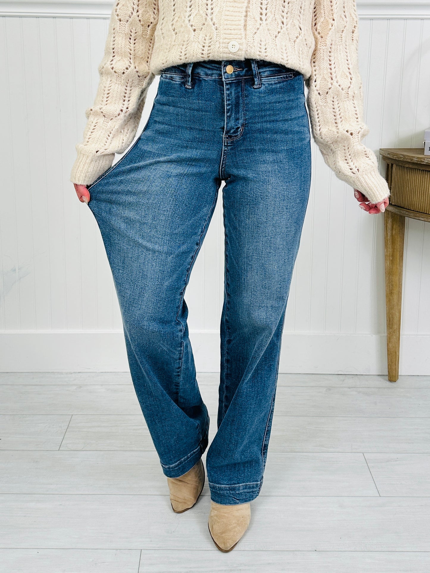 Judy Blue Simply Styled Straight Jeans