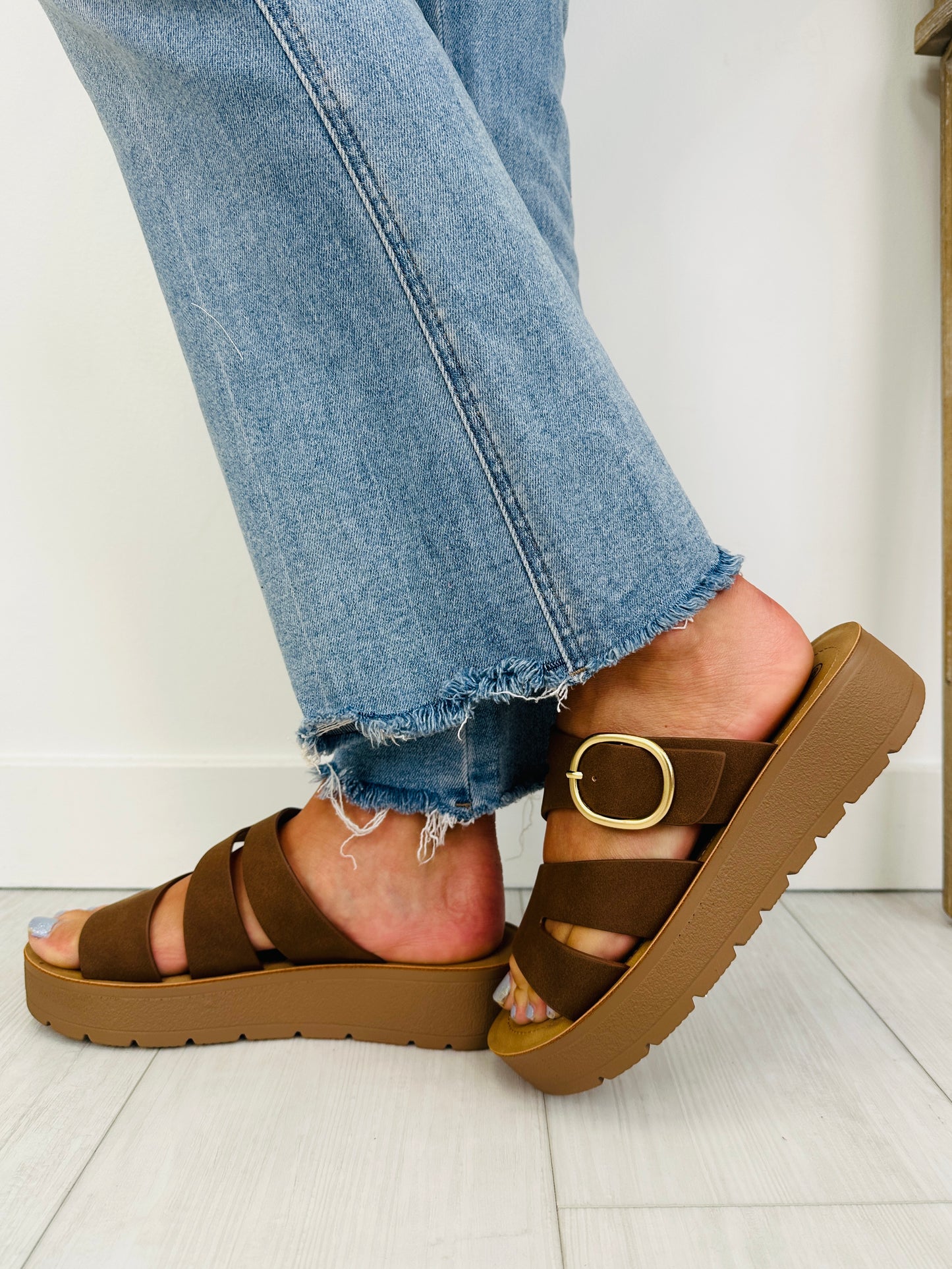 Drifting Away Sandals In Brown