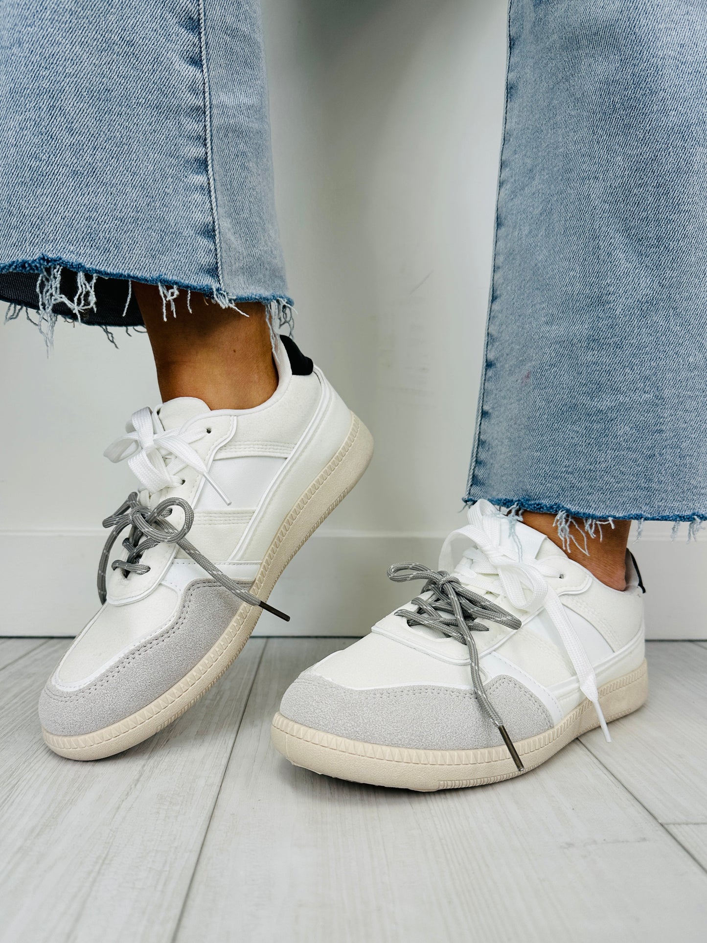 City Stride Sneakers In White