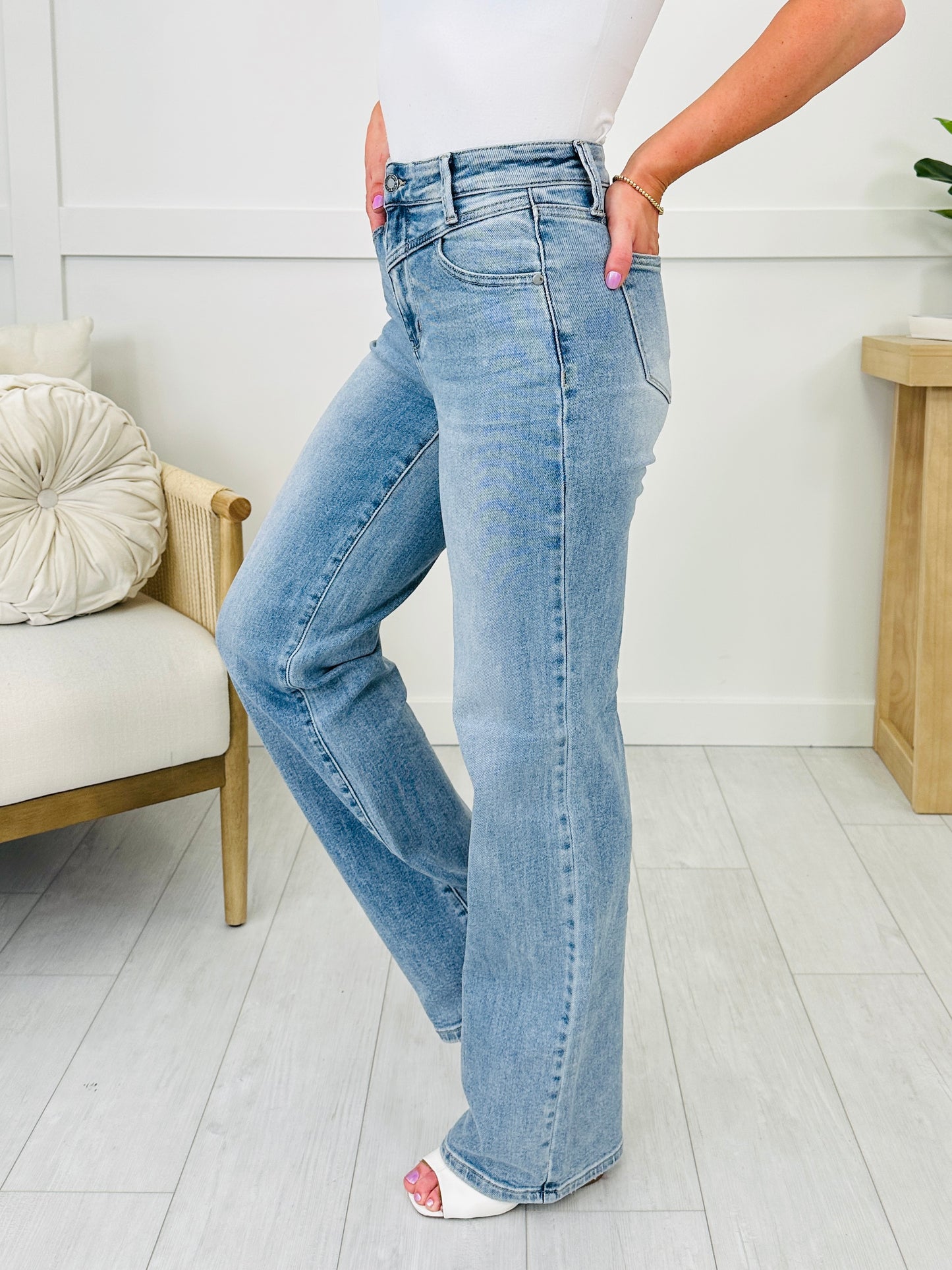 Judy Blue Eyes Wide Open Wide Leg Jeans in Reg/Curvy