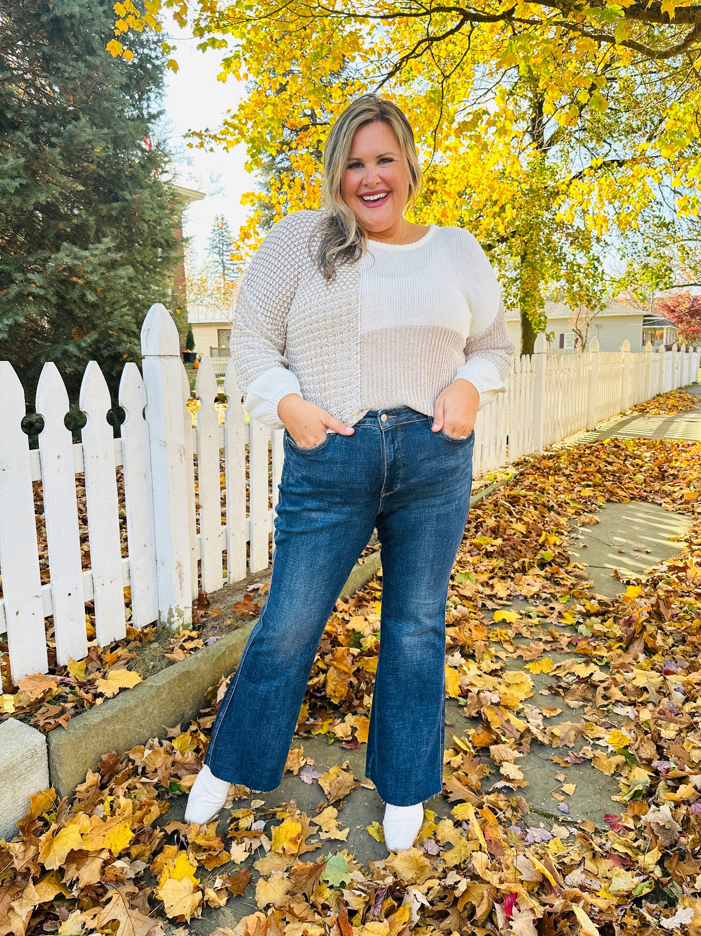 Judy Blue Trifecta Flare Tummy Control Butt Lifting Flare Jeans in Reg/Curvy