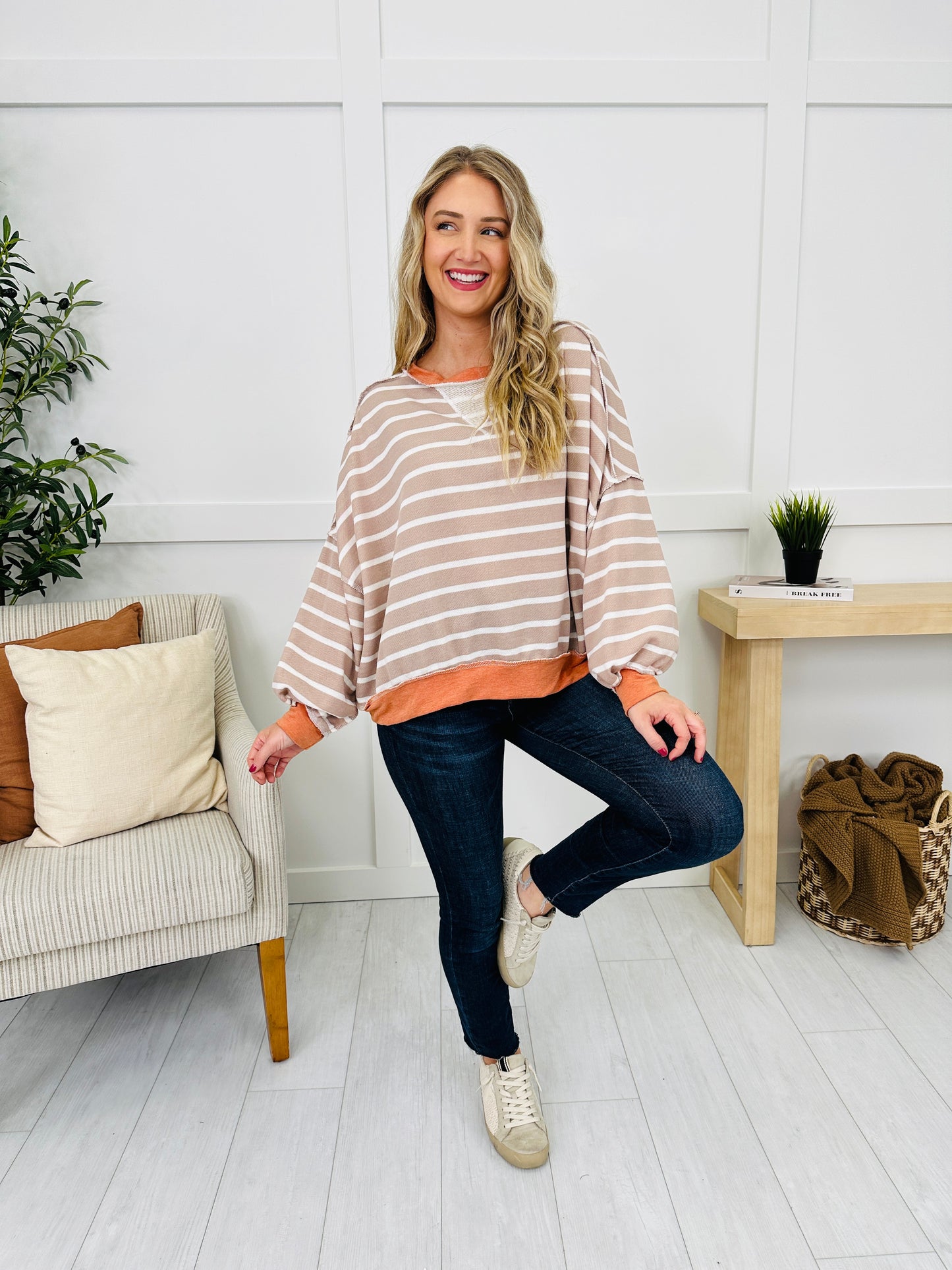 Tangled In Sunday Pullover in Taupe/Ivory/Rust