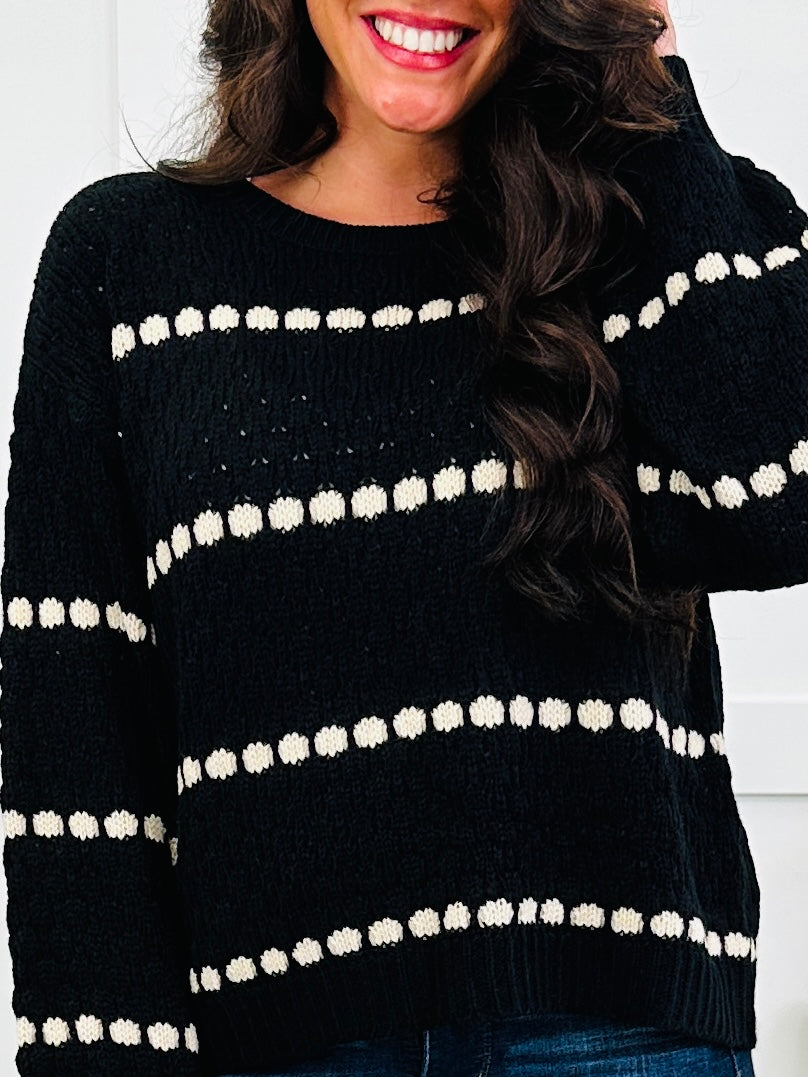 City Stroll Sweater In Black