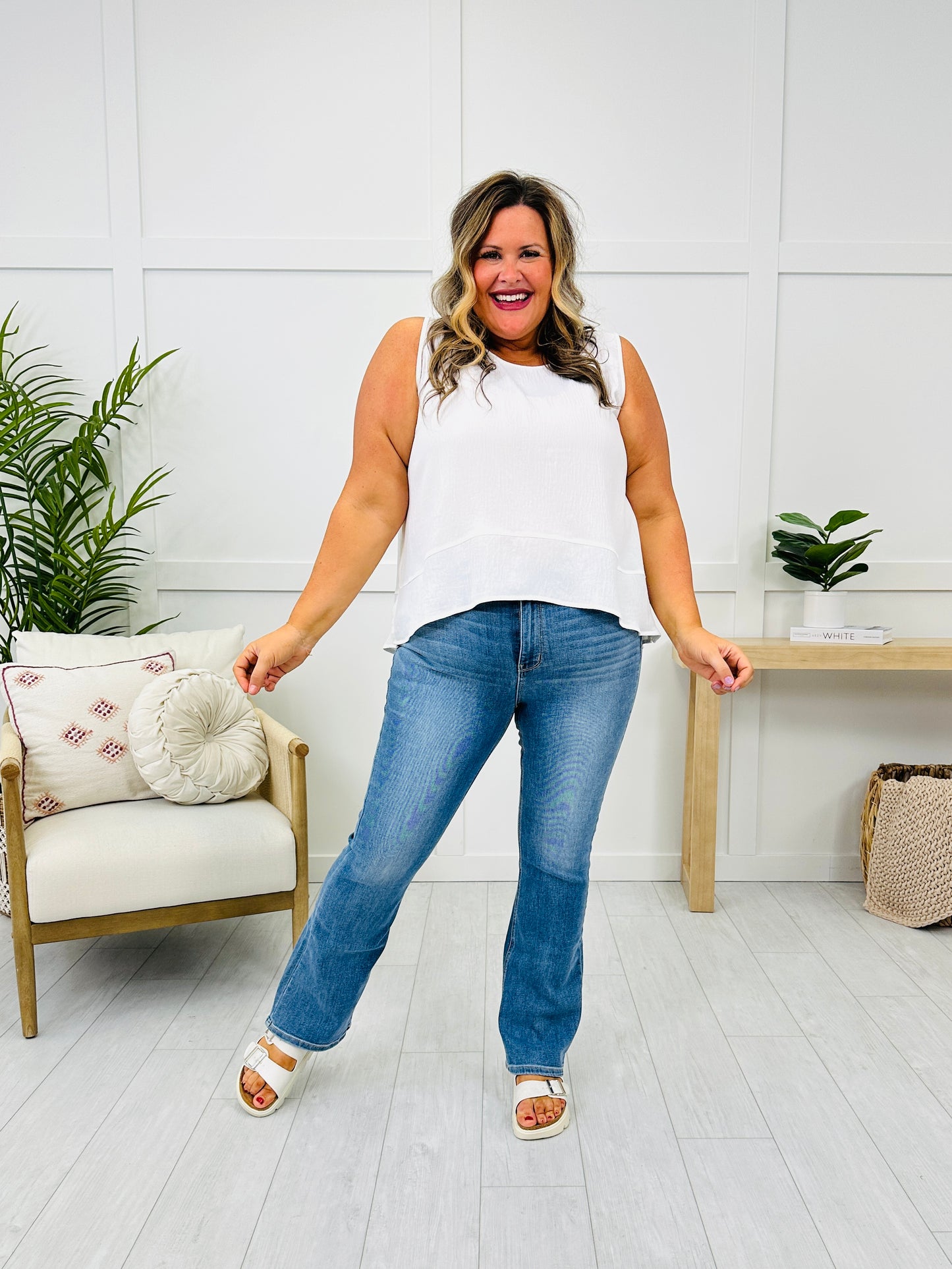 Judy Blue Bootylicious Bootcut Jeans in Reg/Curvy