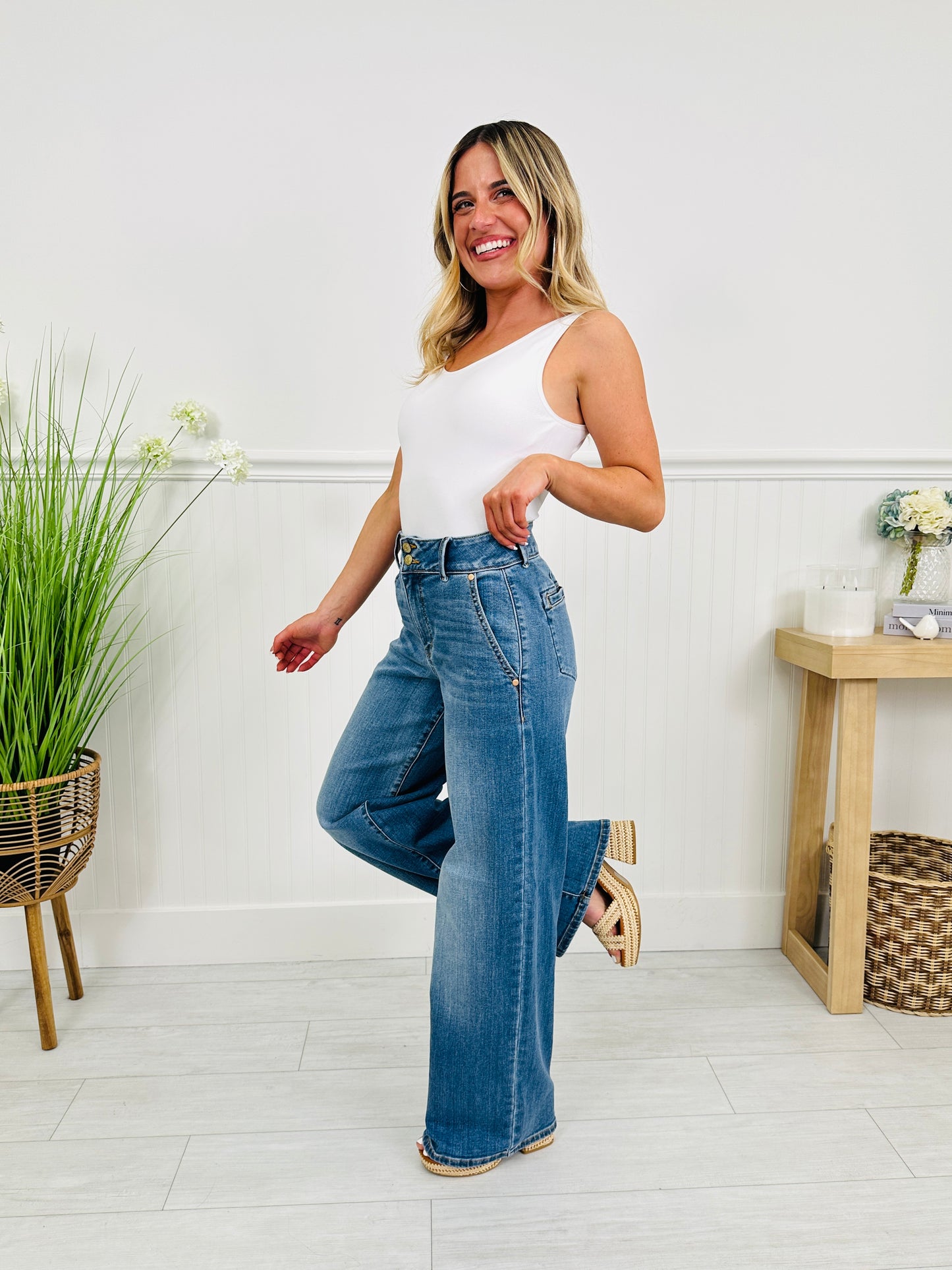Judy Blue Everyday Icon Trouser Column Jeans