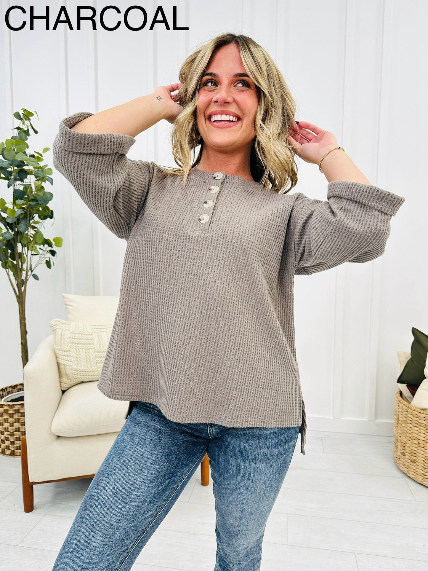 REG/CURVY Cute As a Button Top- Multiple Colors!