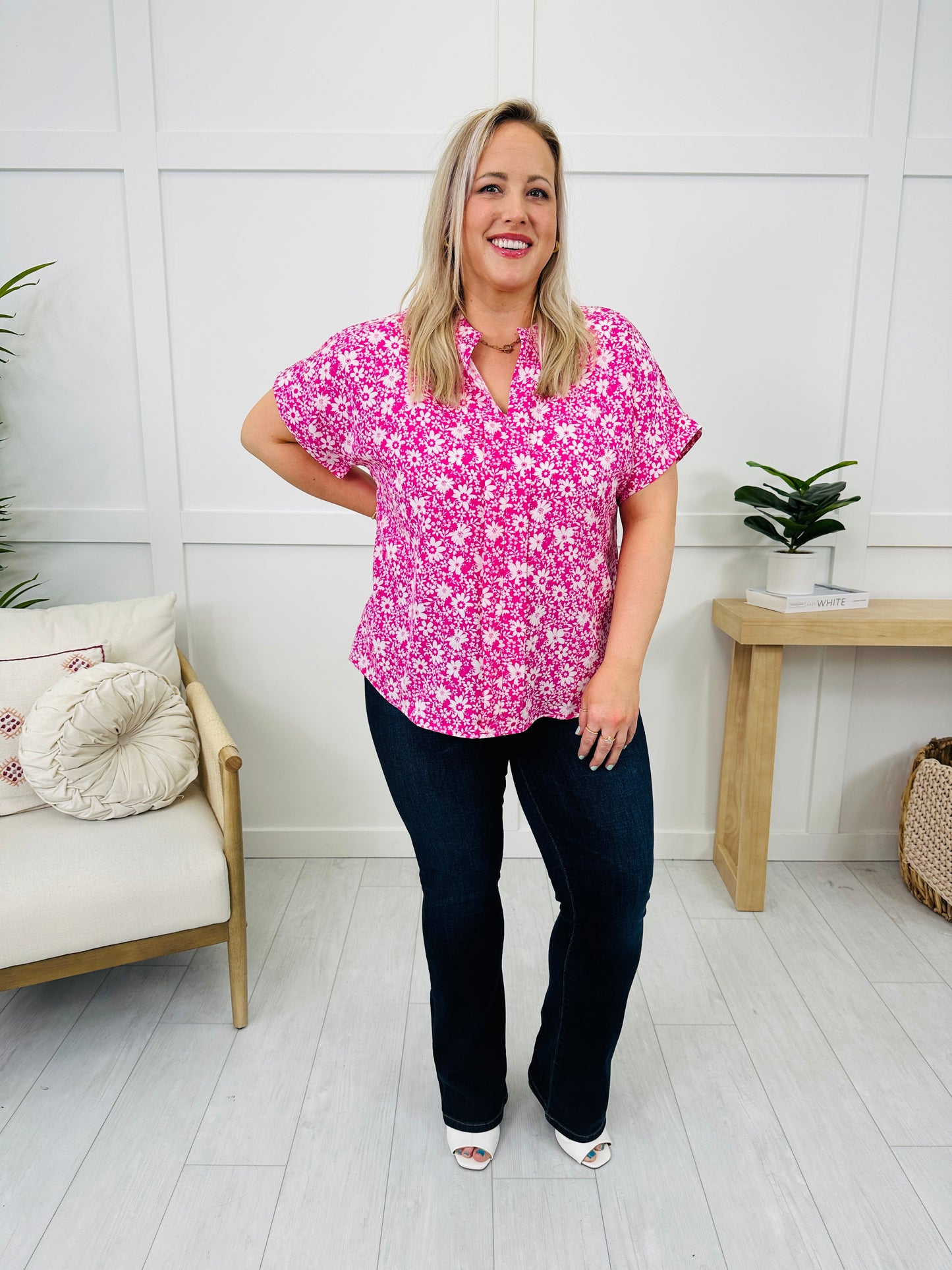 REG/CURVY Spring Into Action Top