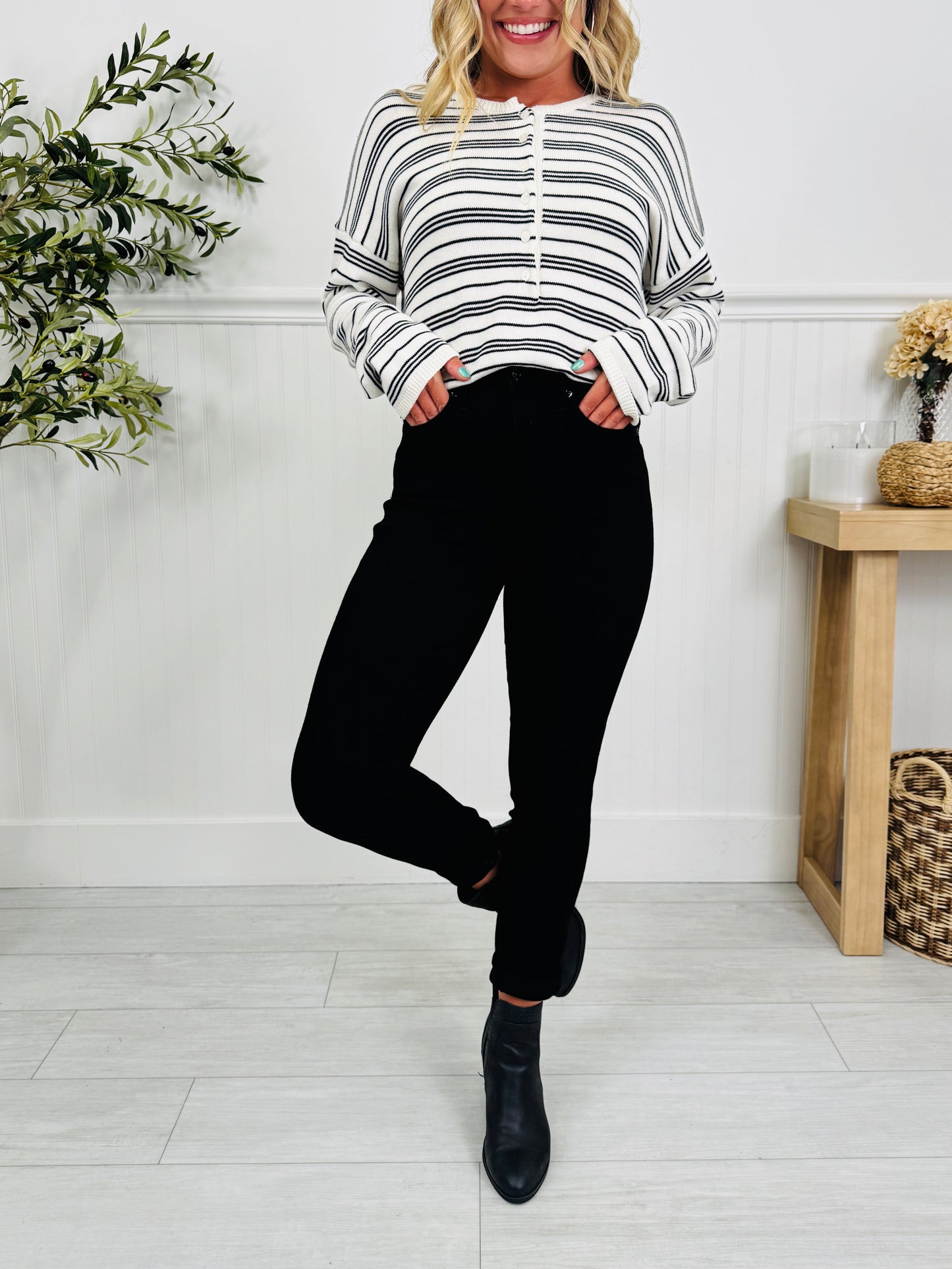 Judy Blue Black On Repeat Tummy Control Skinny Jeans