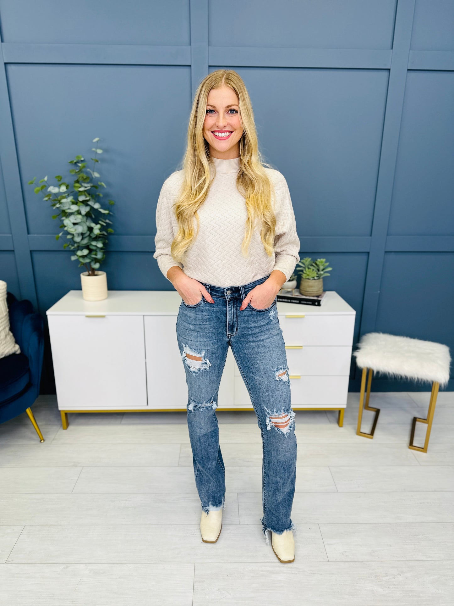 Judy Blue REG/CURVY Get Something Straight Mid Rise Jeans