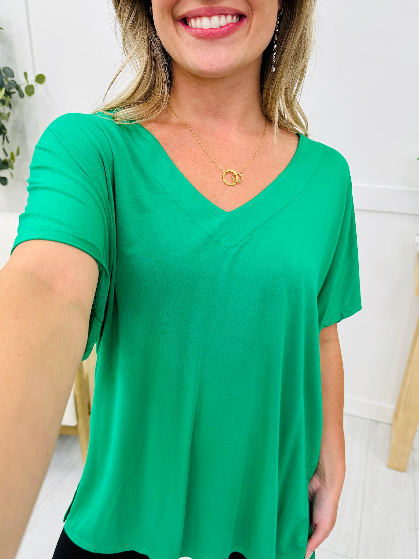 REG/CURVY Victory Vibes Top- Multiple Colors!