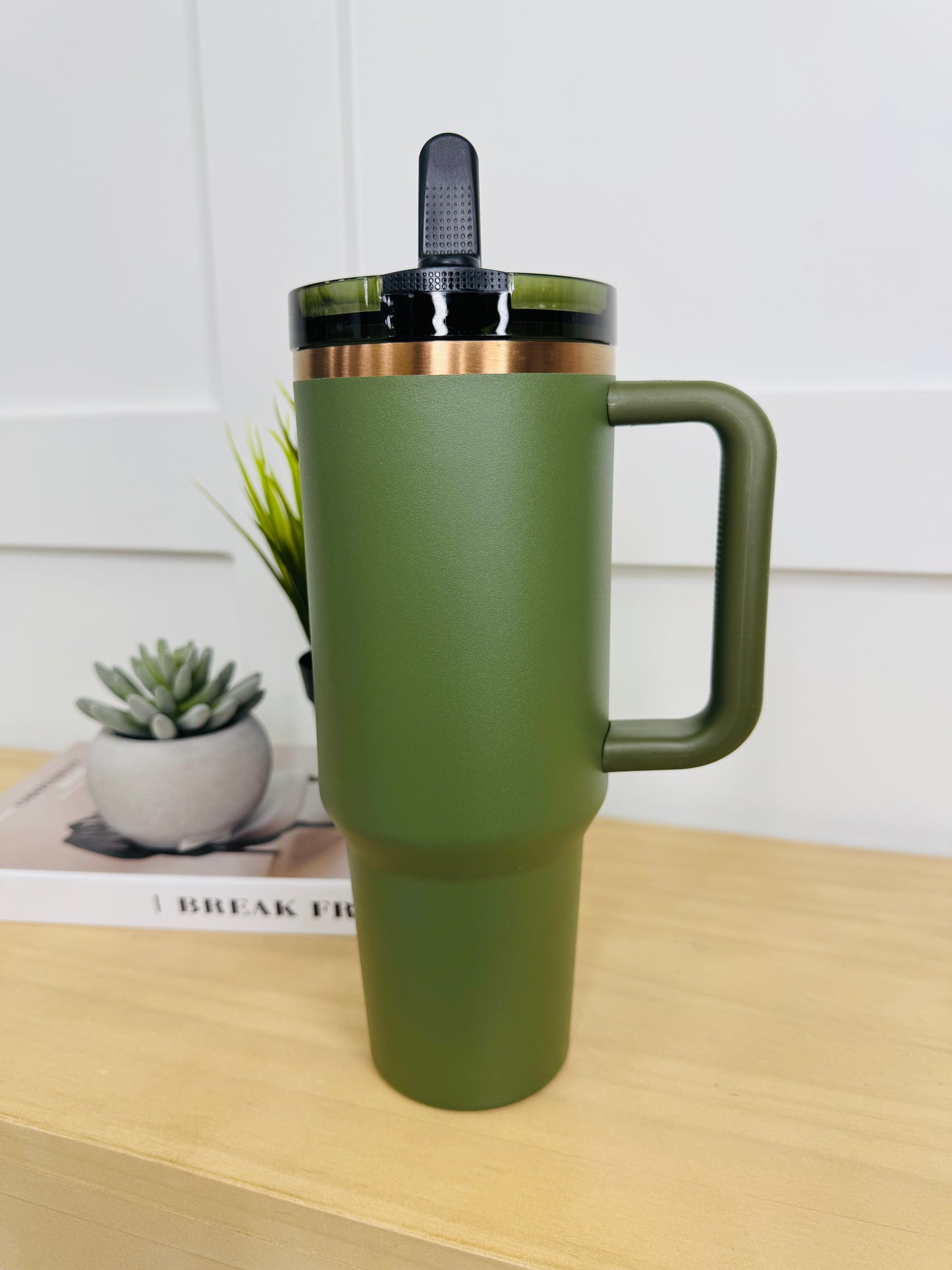 40oz Tumbler With Flip Straw- Multiple Colors!