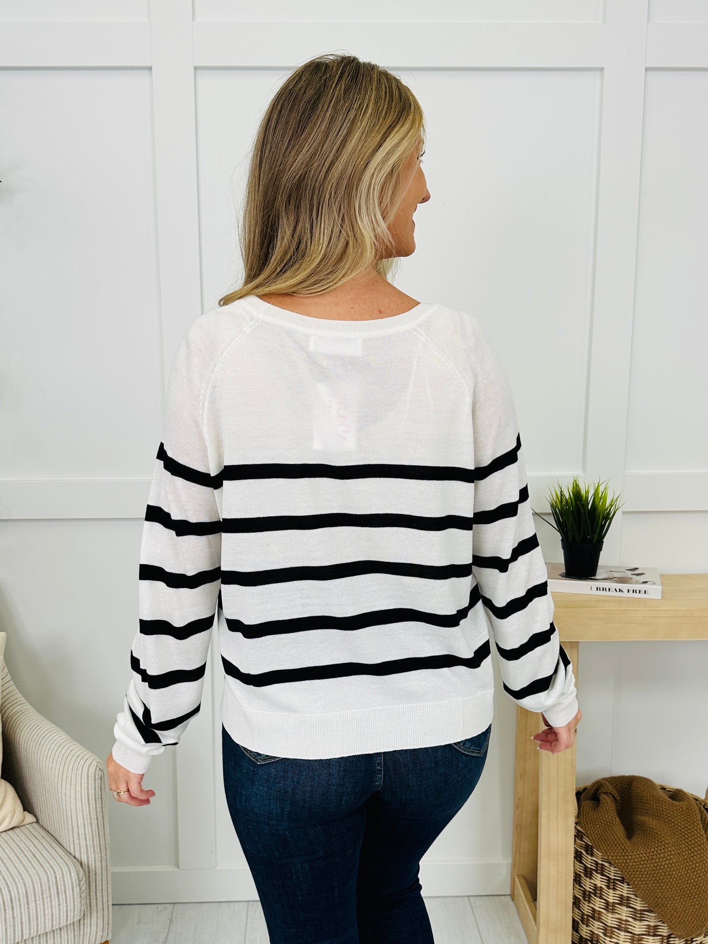 Classic Beauty Top in Black/Cream