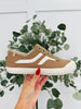 Seaside Slip-Ons Sneakers In Warm Taupe/Beige