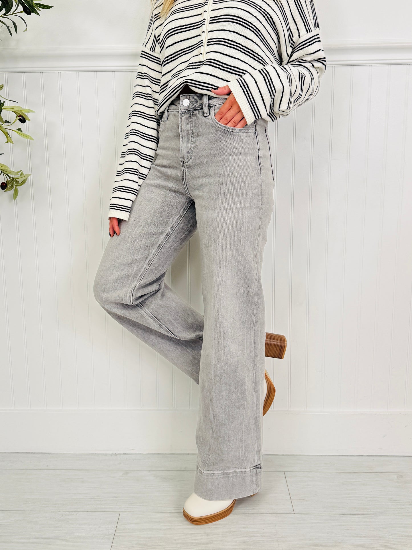 Grey Goals Tummy Control Wide Leg Jeans In Multiple Inseams