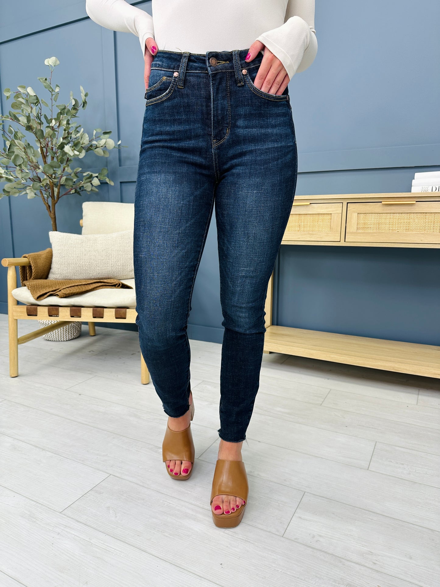 Judy Blue The Trifecta Tummy Control And Butt Lifting Skinny Jeans in REG/CURVY