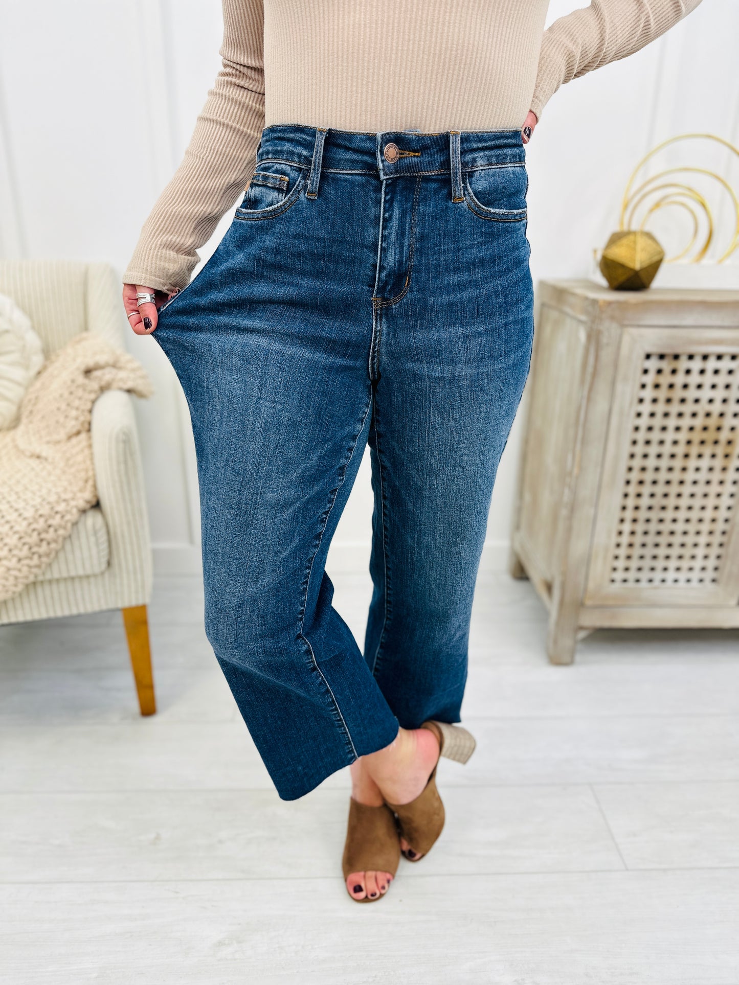 Judy Blue Whenever Wherever Wide Leg Cropped Jeans in Reg/Curvy