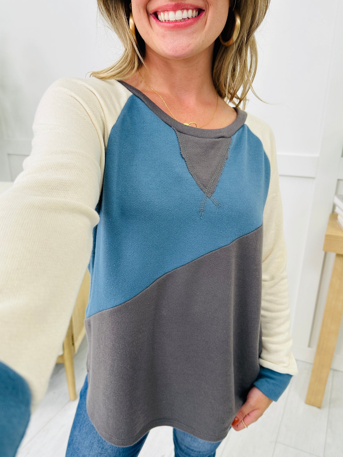 REG/CURVY Multicolor Magic Long Sleeve Top In Charcoal