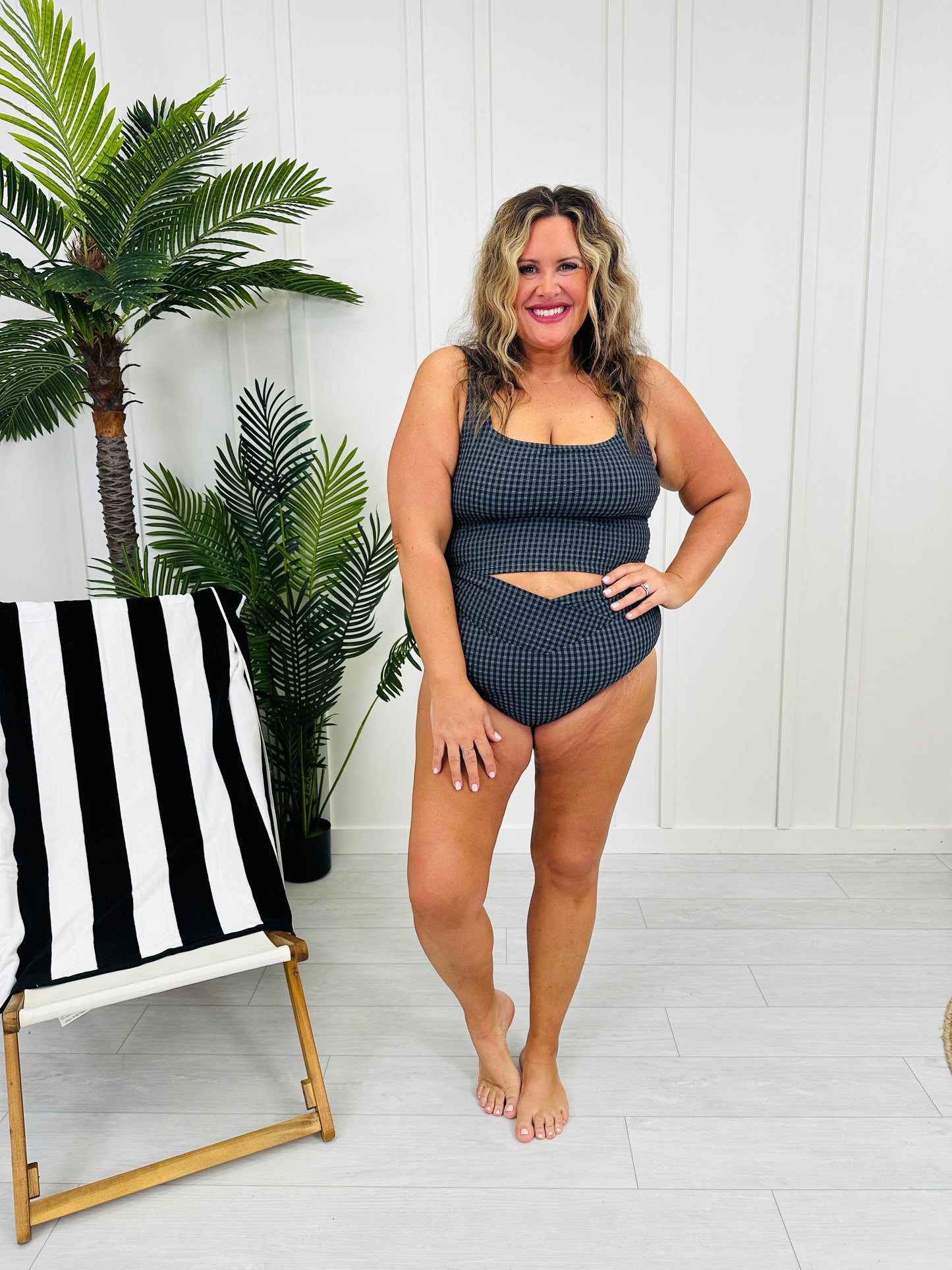 High Waisted V-Cut Swim Bottoms In Black/Charcoal Gingham