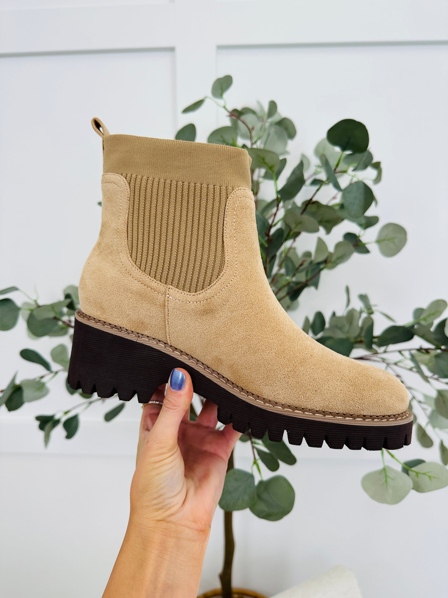 The Everywhere Boot In Sand Suede